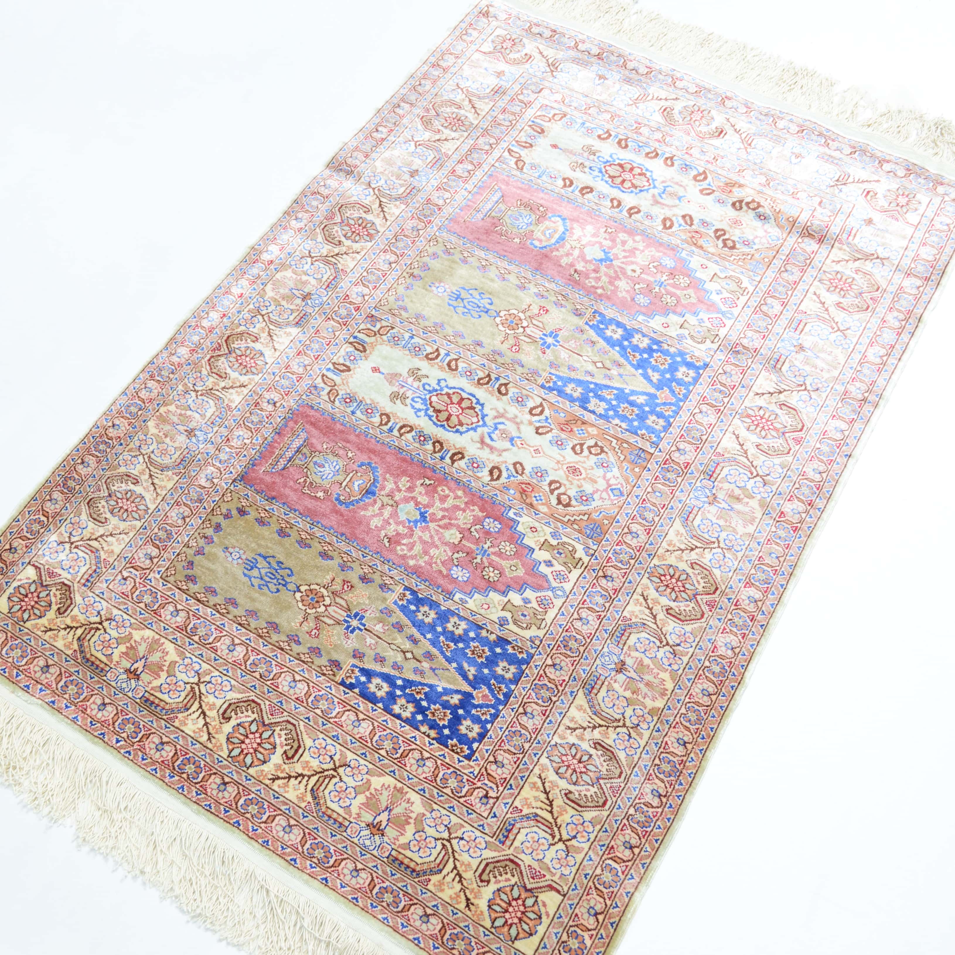 İpekten El Dokuma Mihraplı Aile Namazlığı Kayseri Halısı 72x109 Cm