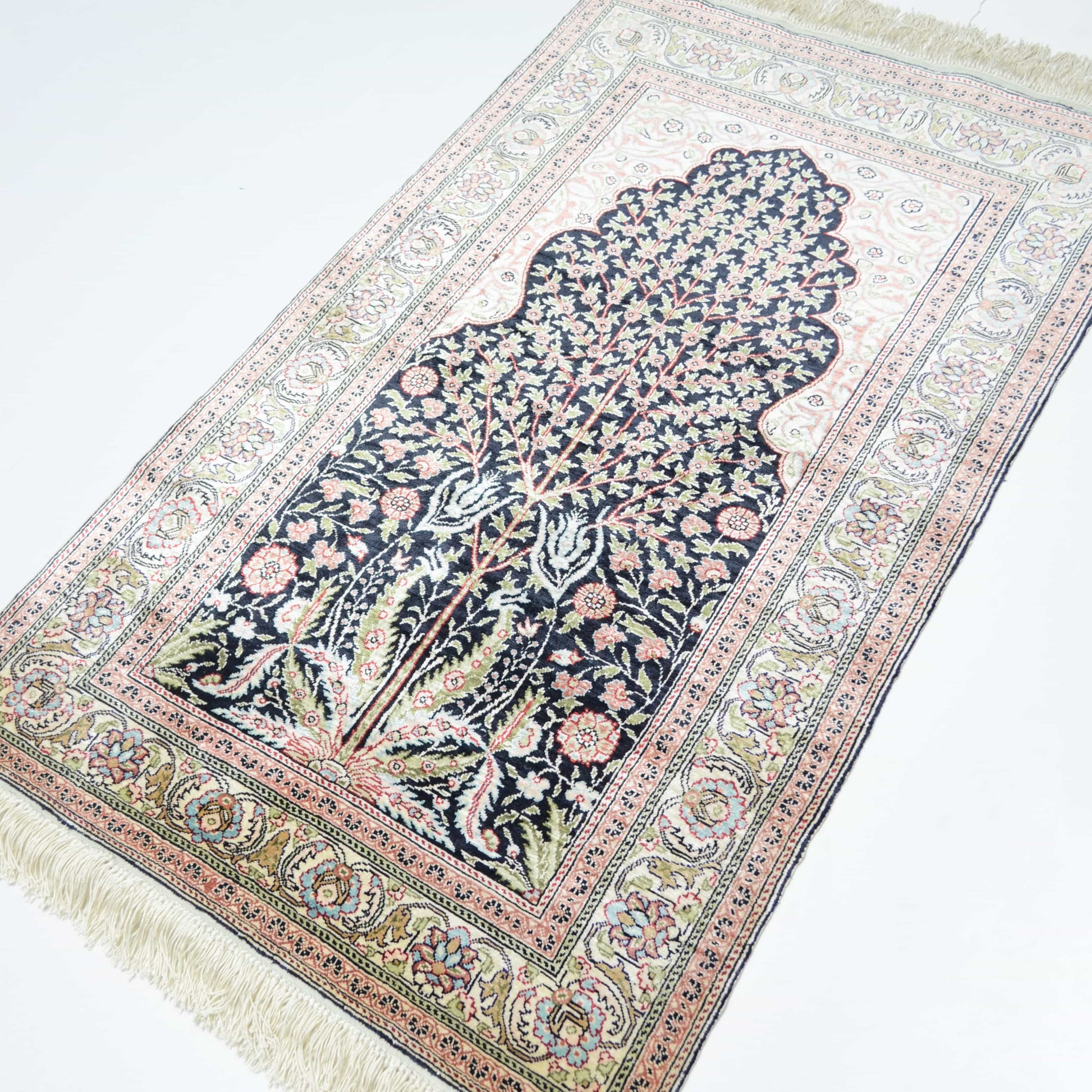 İpekten El Dokuma Mihraplı Namazlık Kayseri Halısı 74x125 Cm