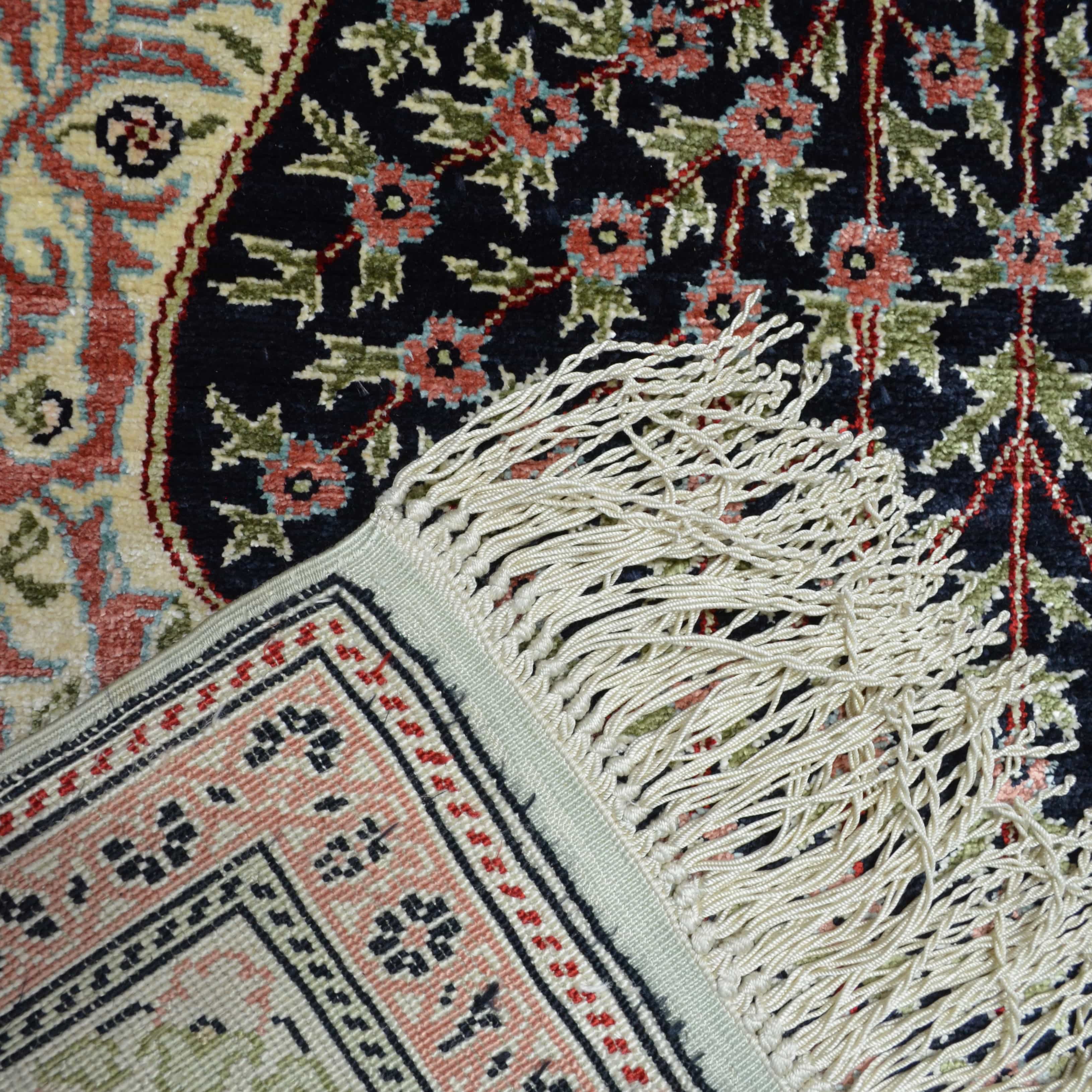 İpekten El Dokuma Mihraplı Namazlık Kayseri Halısı 74x125 Cm