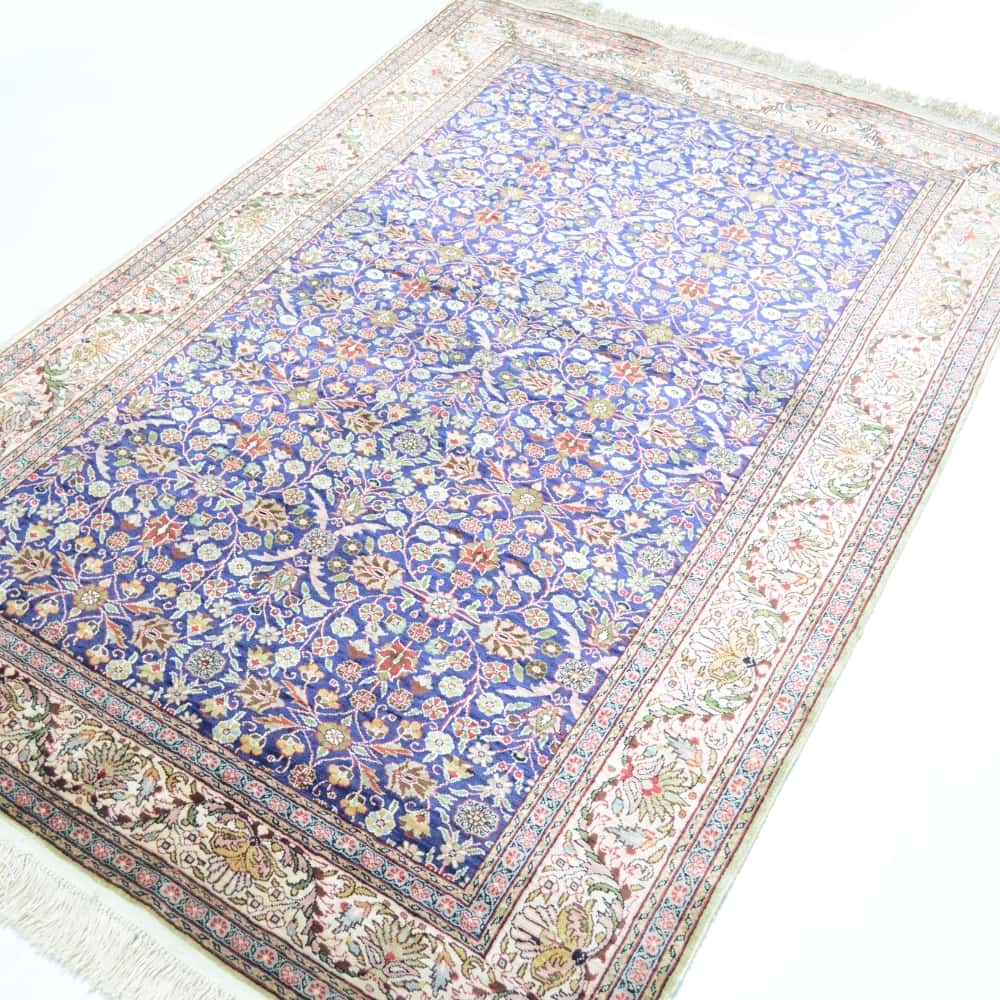 İpekten El Dokuma Yedi Dağın Çiçeği Desenli Kayseri Halısı 119x176 Cm