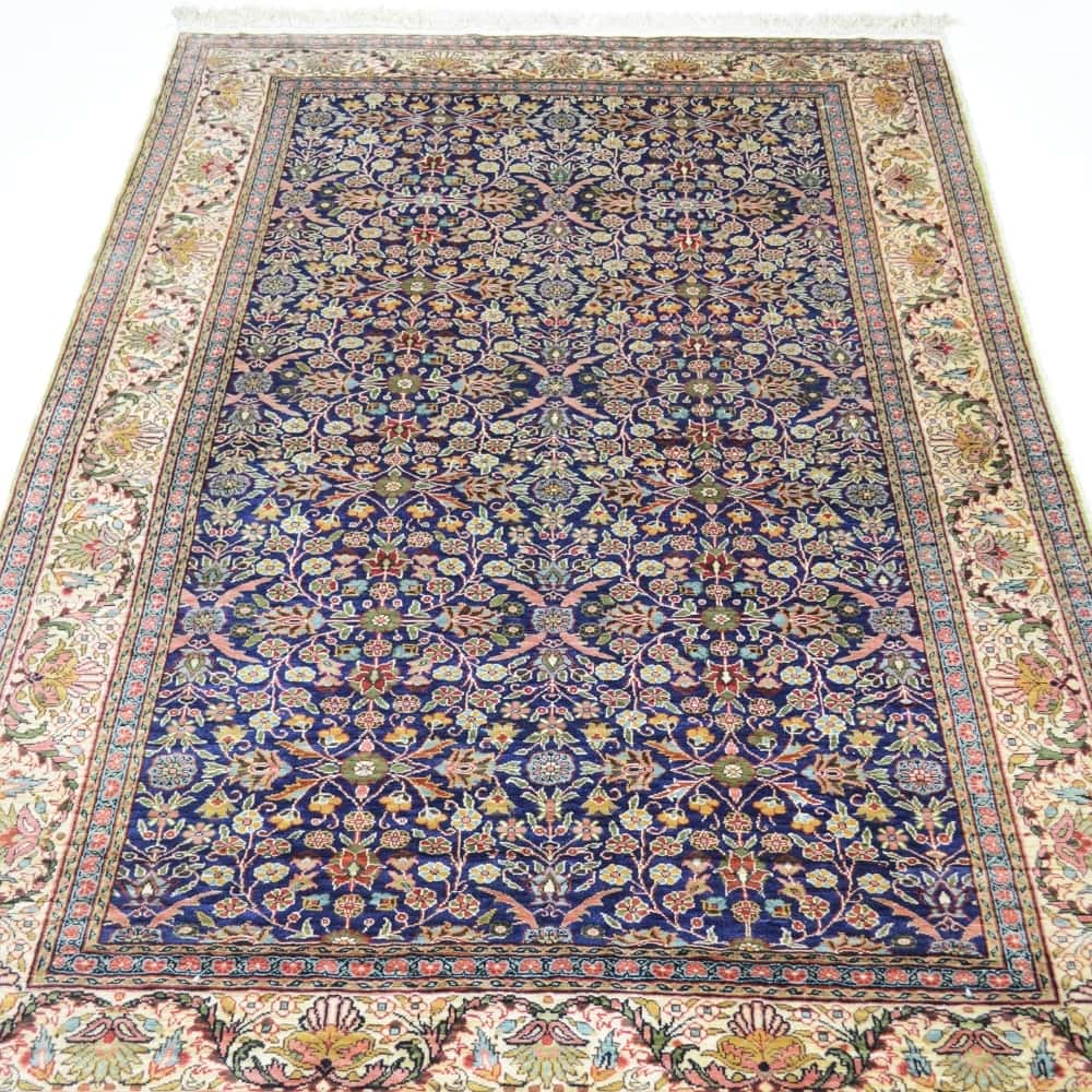 İpekten El Dokuma Yedi Dağın Çiçeği Desenli Kayseri Halısı 119x176 Cm