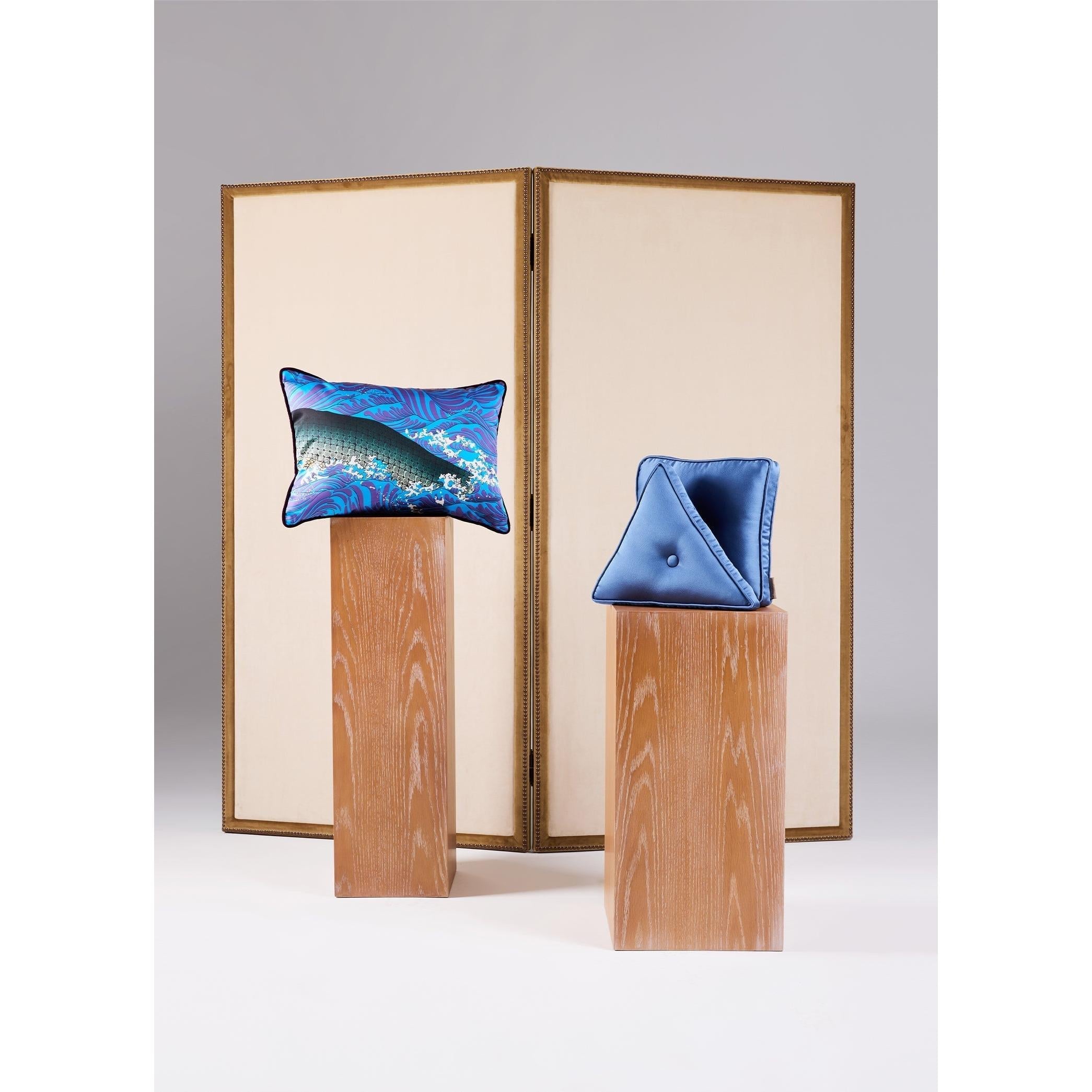 Koyu Mavi Saten Dalga Desenli Kırlent