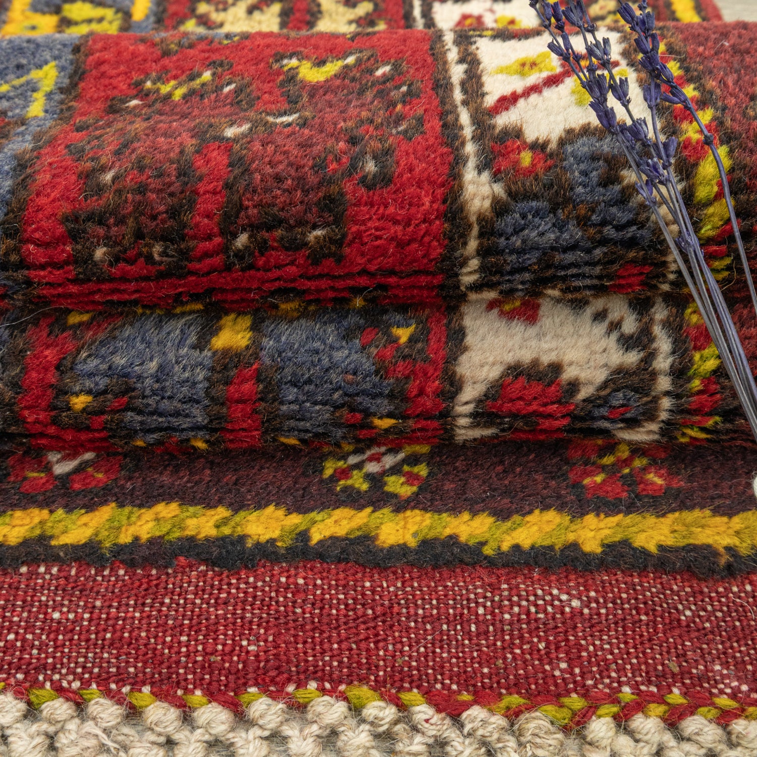 Kuzca El Dokuma Yün Köy Halı 125x195 Cm