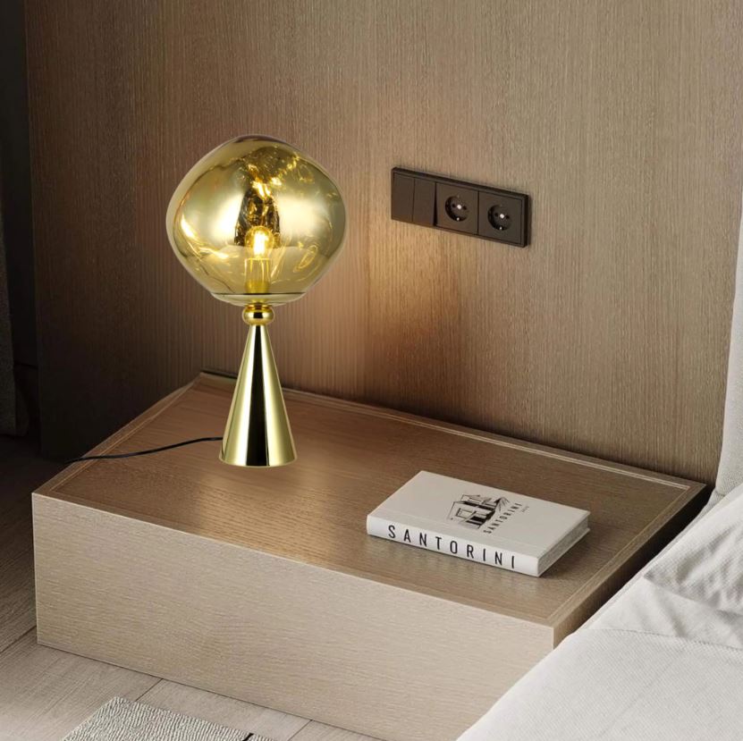 Lava Gold Renk Yamuk Akrilik Cam Masa Lambası