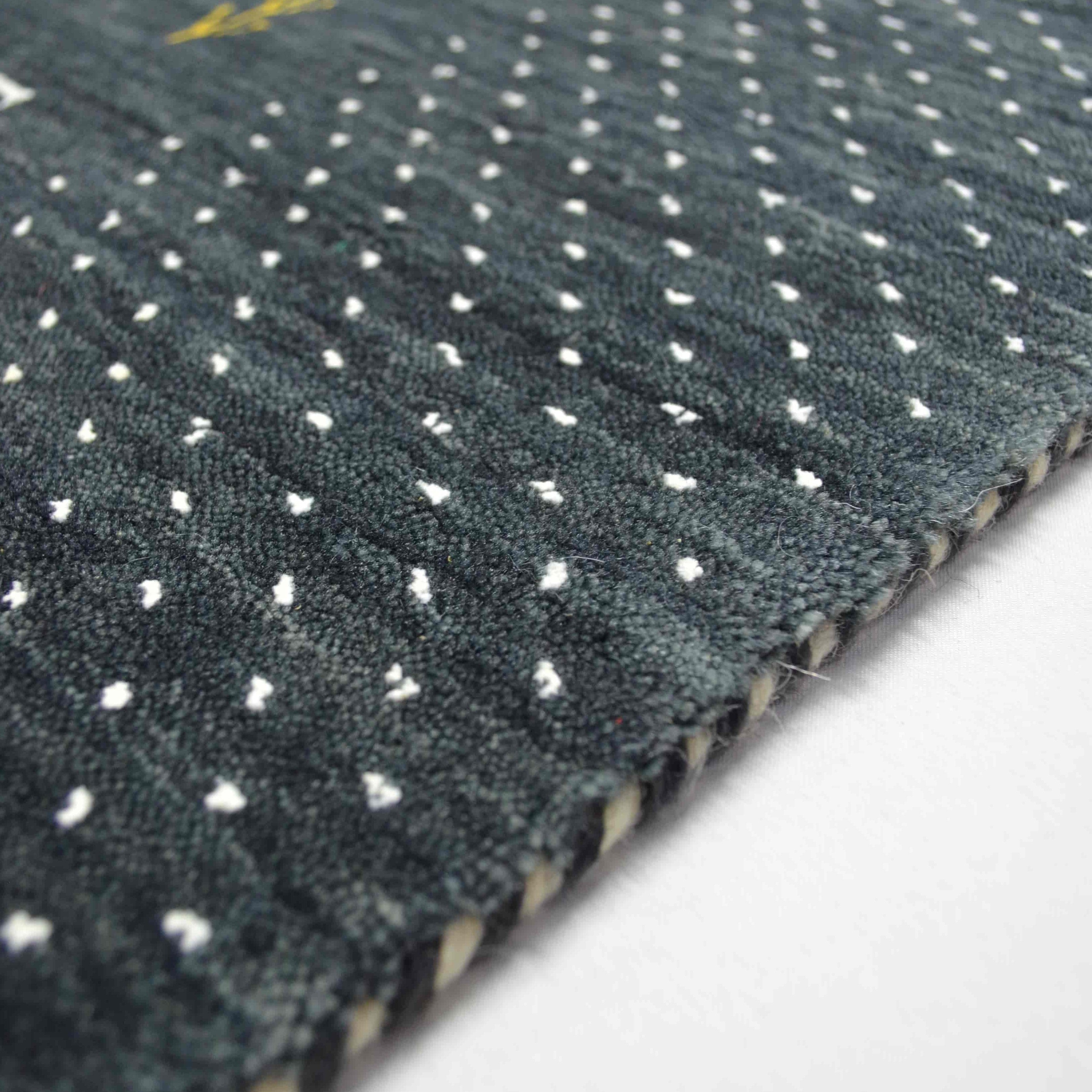 Lori Yünden El Dokuma Etnik Desenli Modern Halı