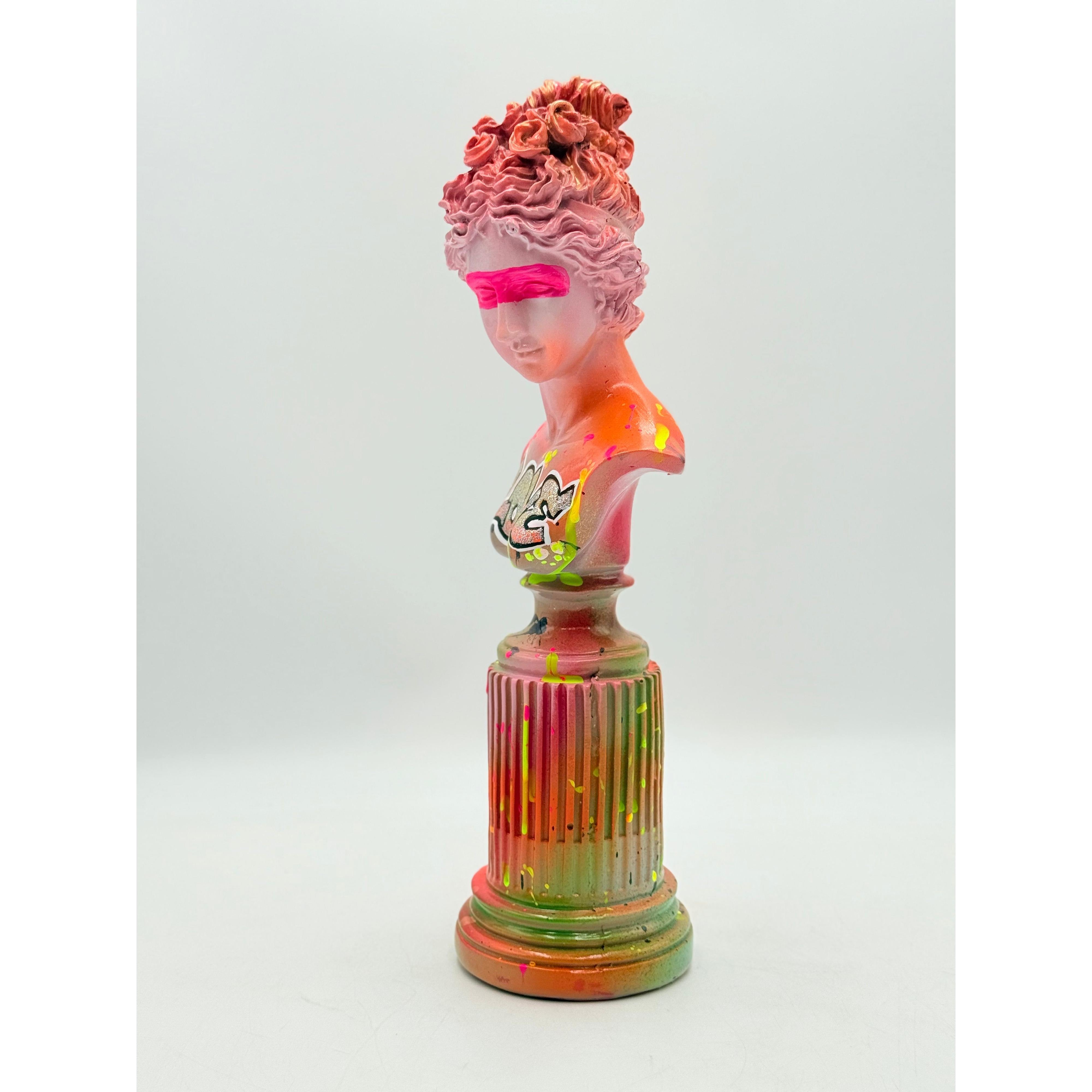 Love Venus – Pembe Geçişli Özel Tasarım Heykel