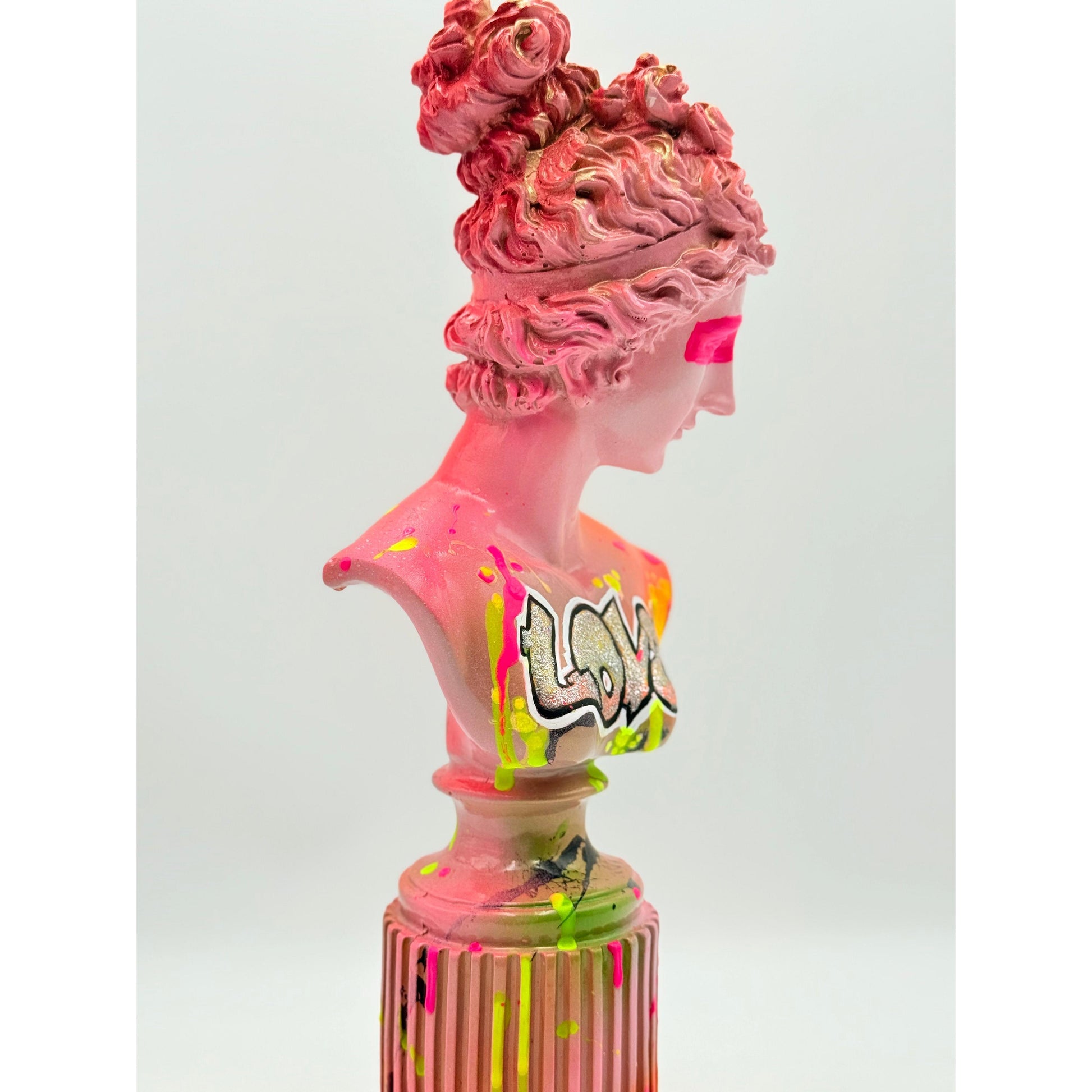 Love Venus – Pembe Geçişli Özel Tasarım Heykel