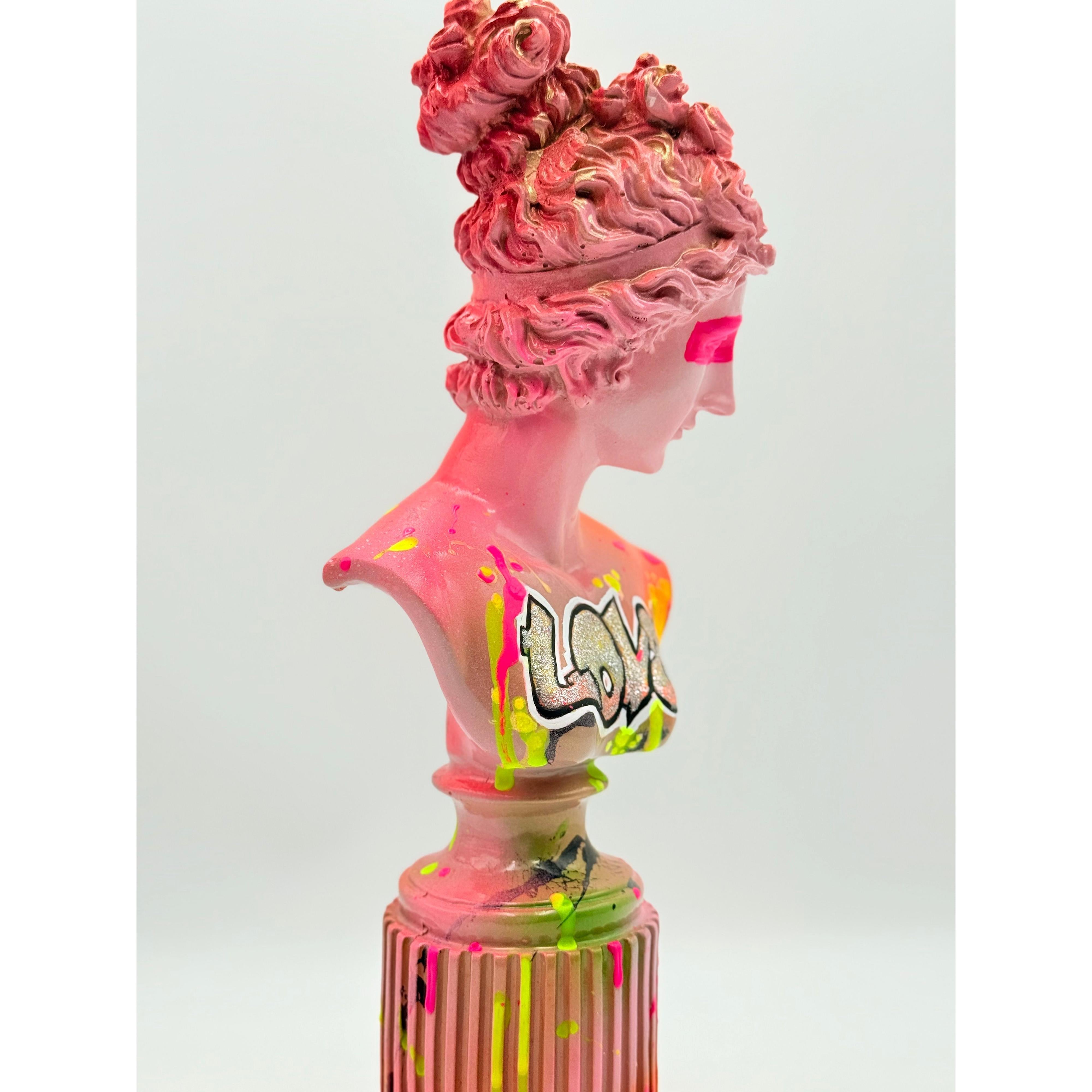 Love Venus – Pembe Geçişli Özel Tasarım Heykel