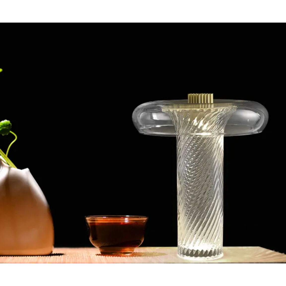 Lucia Cam Masa Lambası