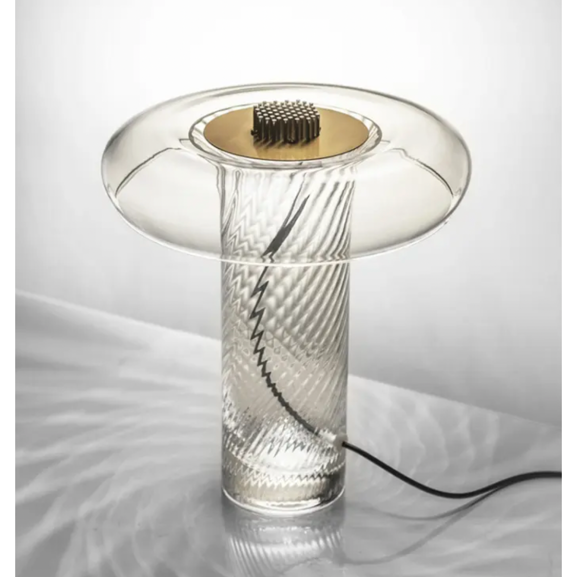 Lucia Cam Masa Lambası