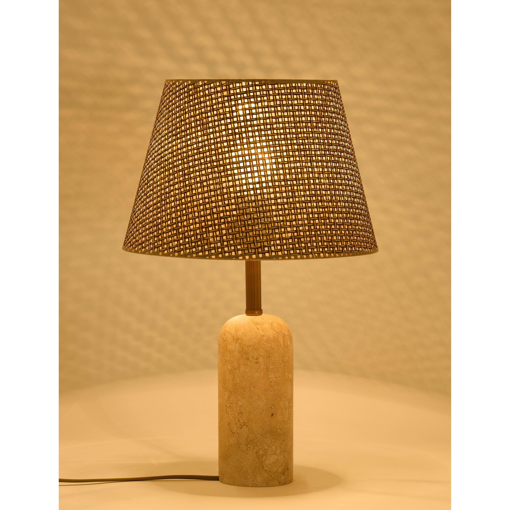 Luum Hasır Şapkalı Traverten Abajur