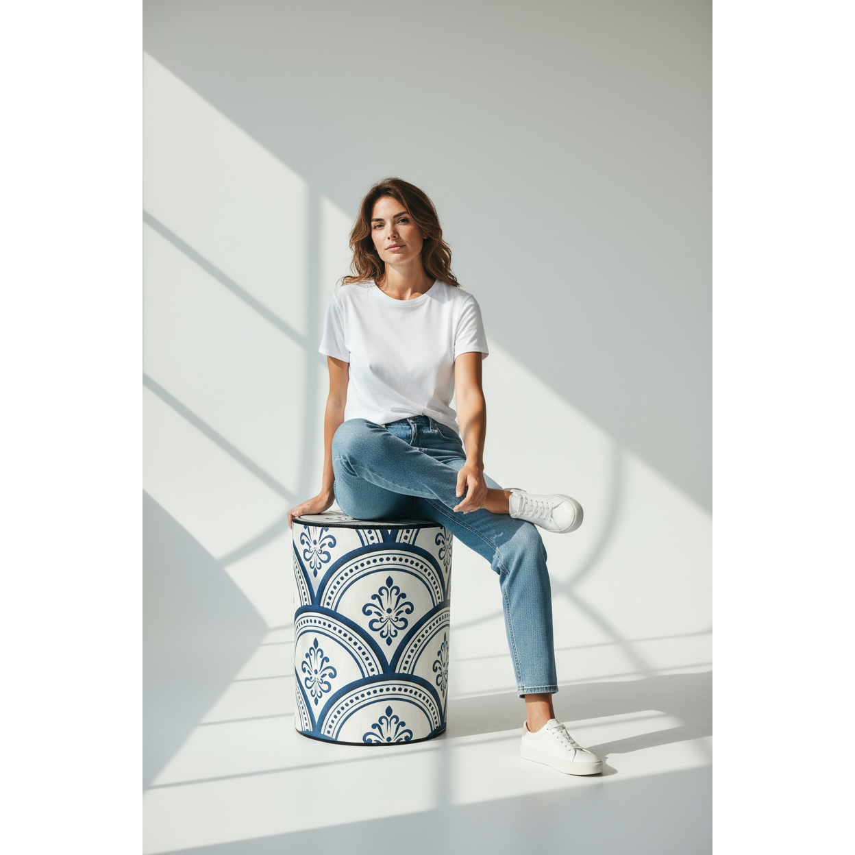 Mavi Desenli Mas Ahşap Sehpa