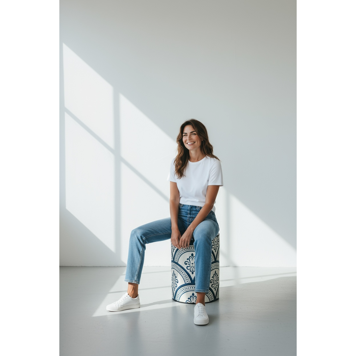 Mavi Desenli Mas Ahşap Sehpa