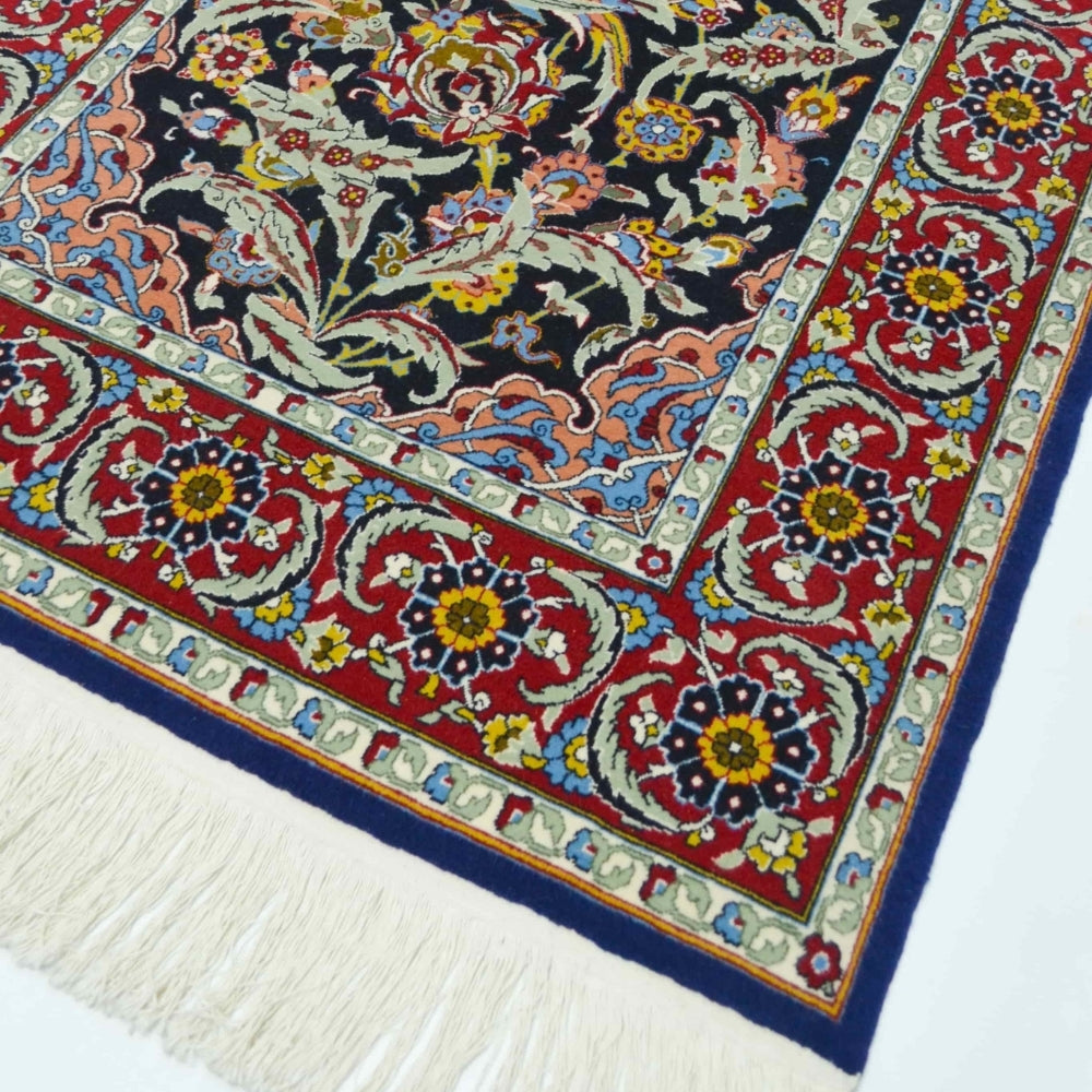 Mihrap Ve Kuş Desenli El Dokuma Hereke Halısı