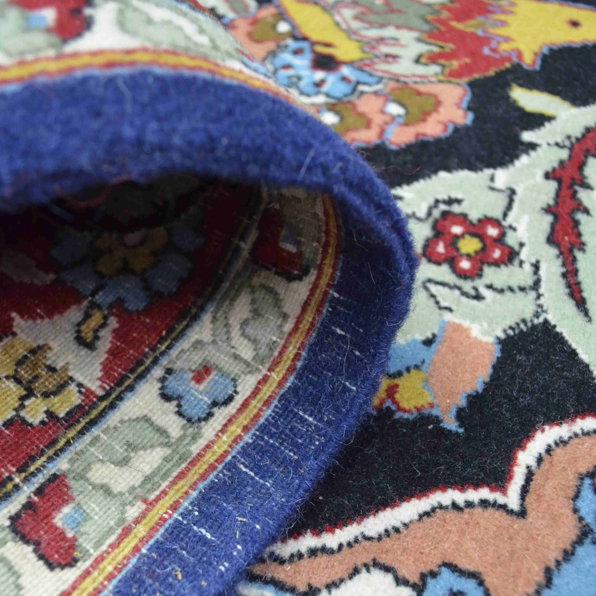 Mihrap Ve Kuş Desenli El Dokuma Hereke Halısı