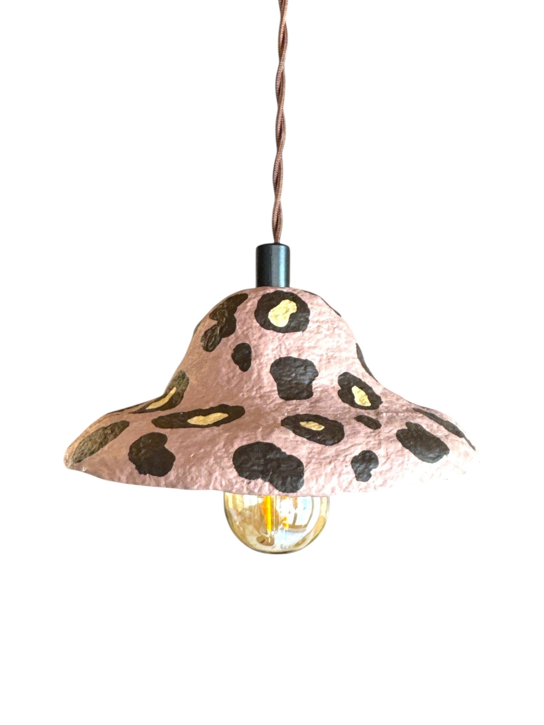 Mocha Dalmatian Avize