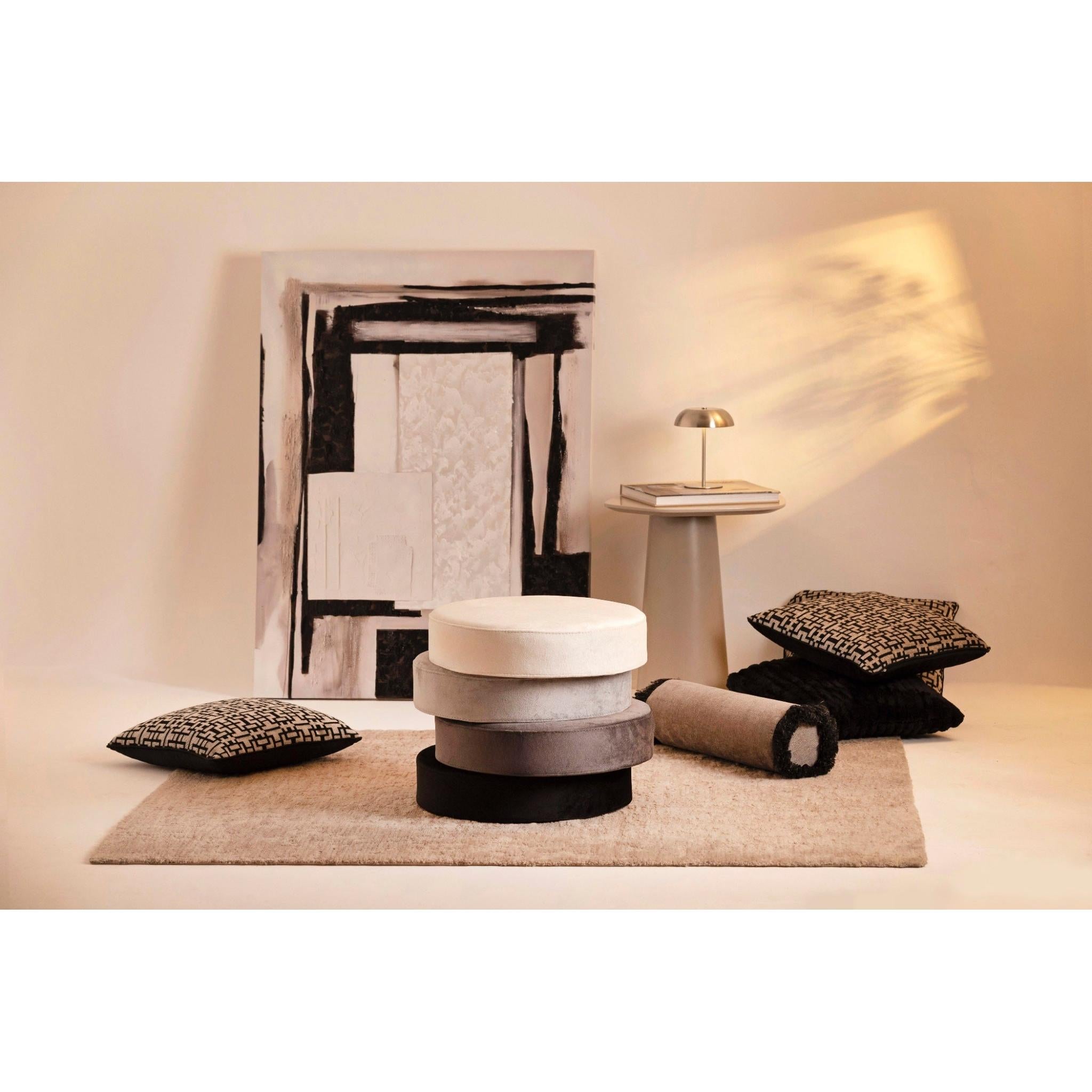 Monolith Degrade Renk Yuvarlak Kadife Puf