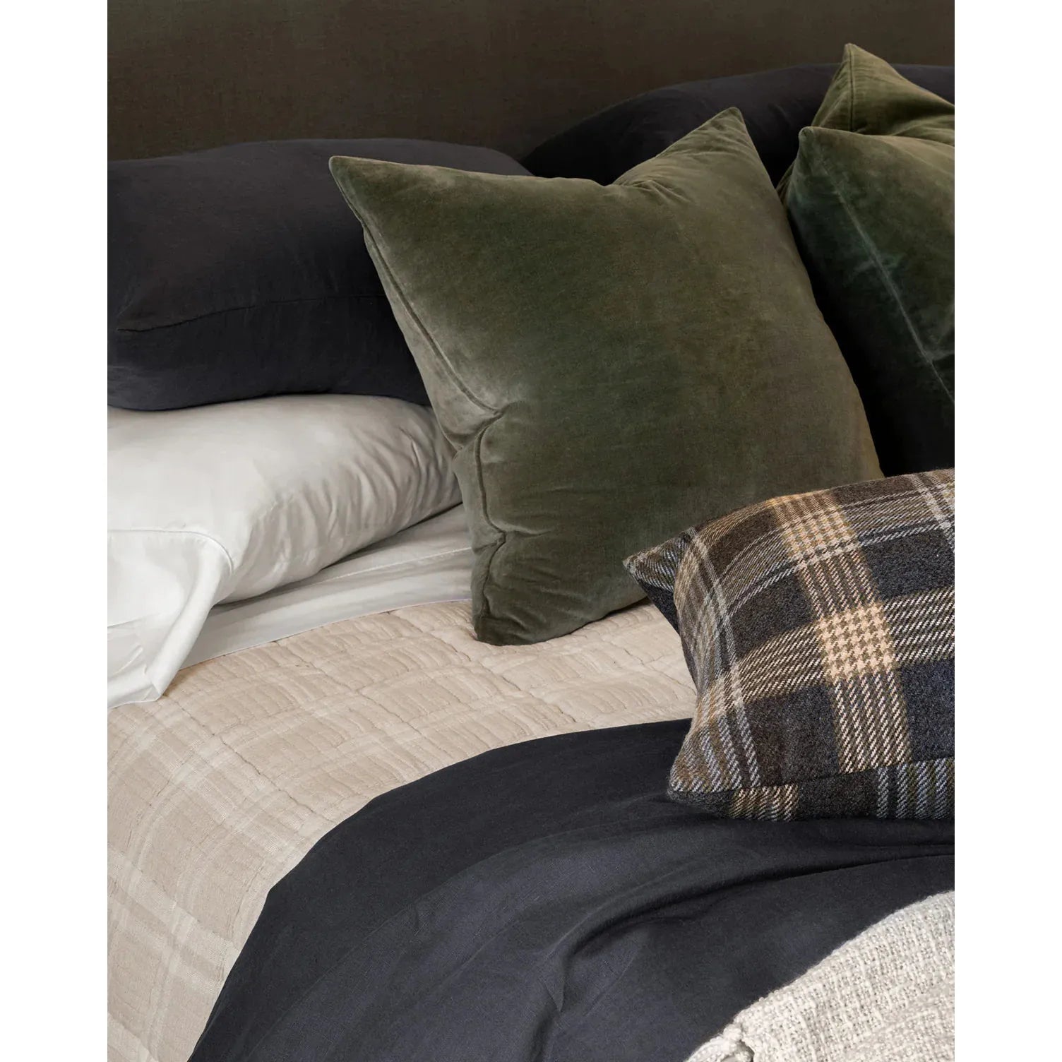 Mot Kadife Yastık Kılıfı