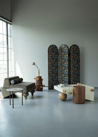 Motif Detaylı Yuvarlak Metal Kahverengi Yan Sehpa-Yan Sehpa-ALPAQ STUDIO-NowShopFun
