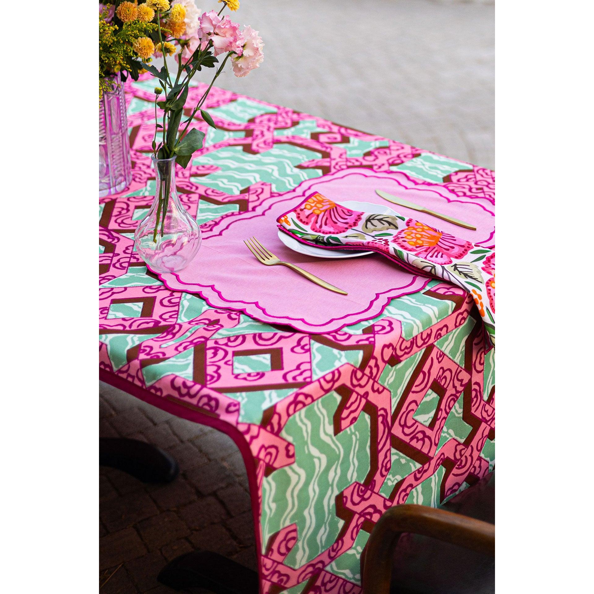 Mystical Garden Masa Örtüsü