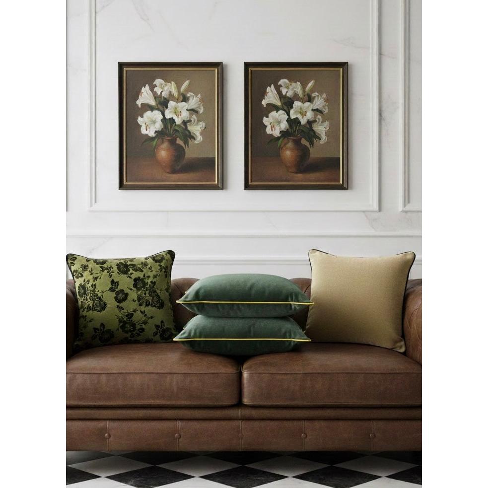 Noble, Renkli Biyeli Yumuşak Kadife Kırlent Kılıfı