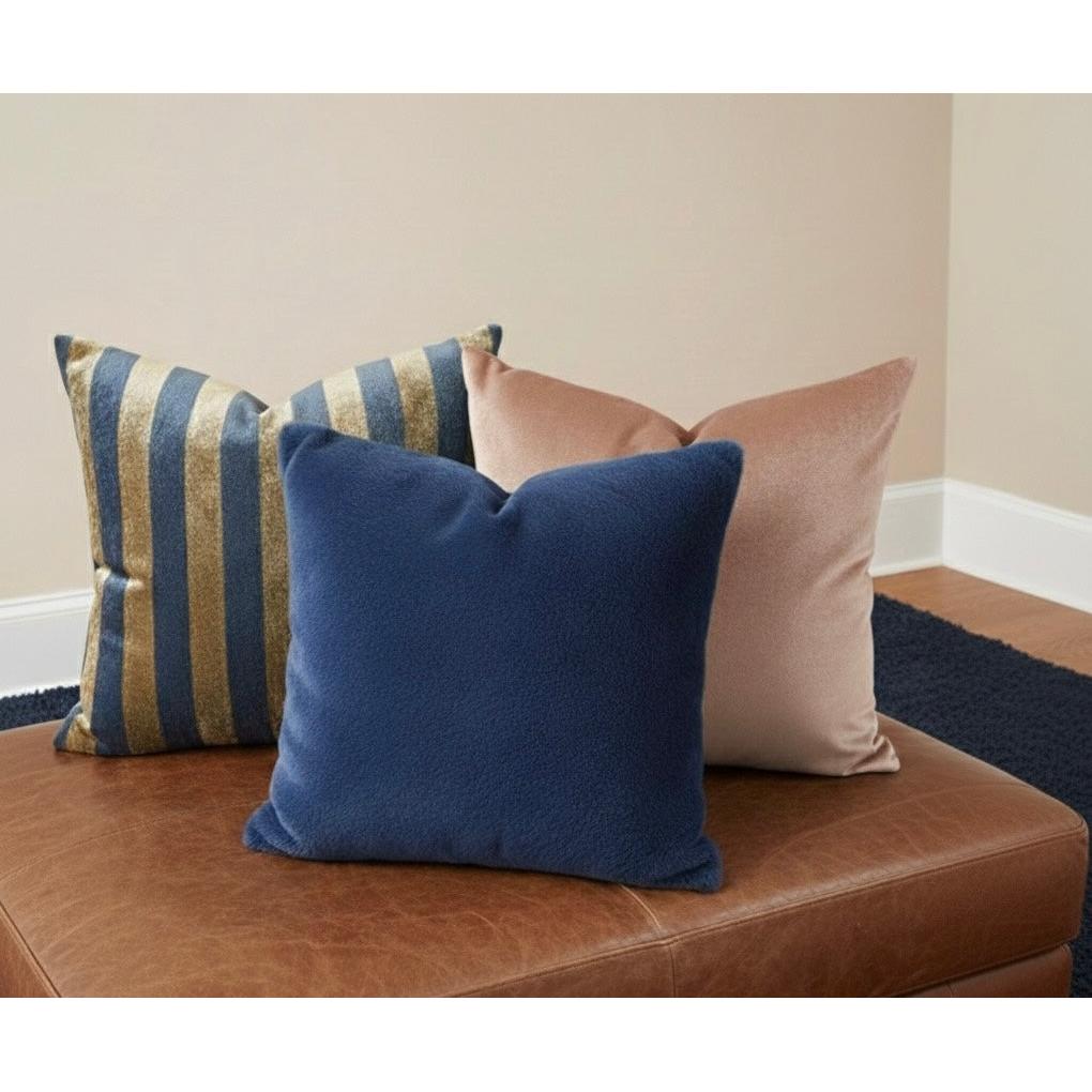 Noble, Renkli Biyeli Yumuşak Kadife Kırlent Kılıfı