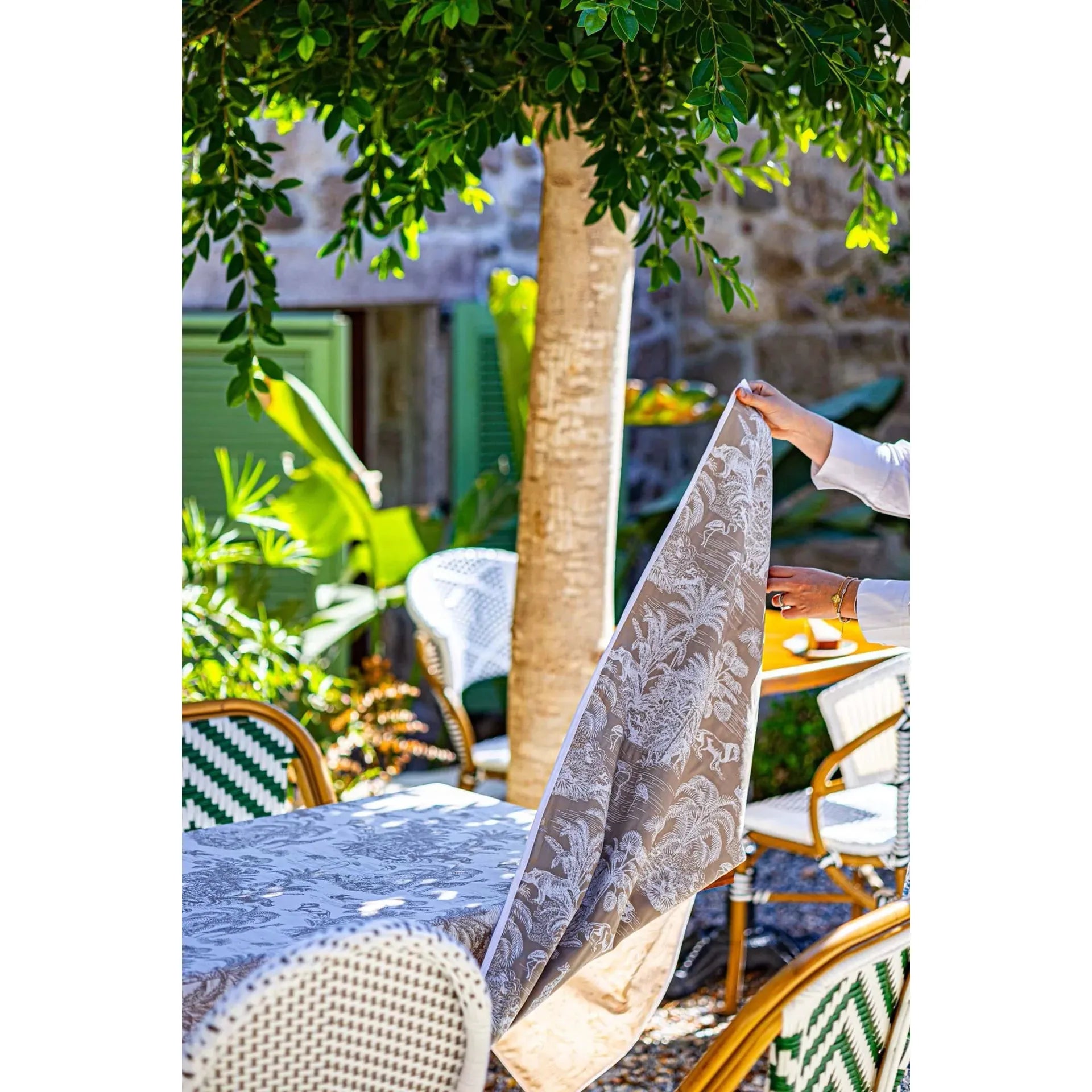 Noc Majorella Bej Masa Örtüsü (Çift Taraflı)