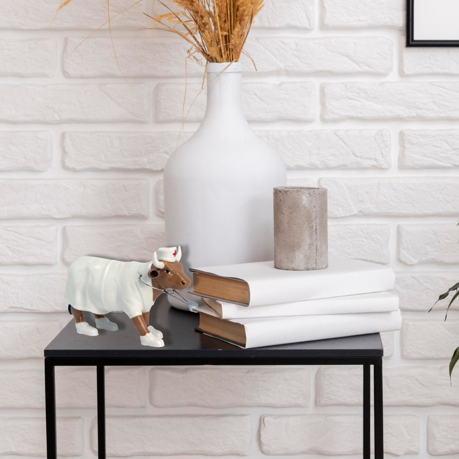 Nurse Nighten Cow - El Yapımı İnek Figürü