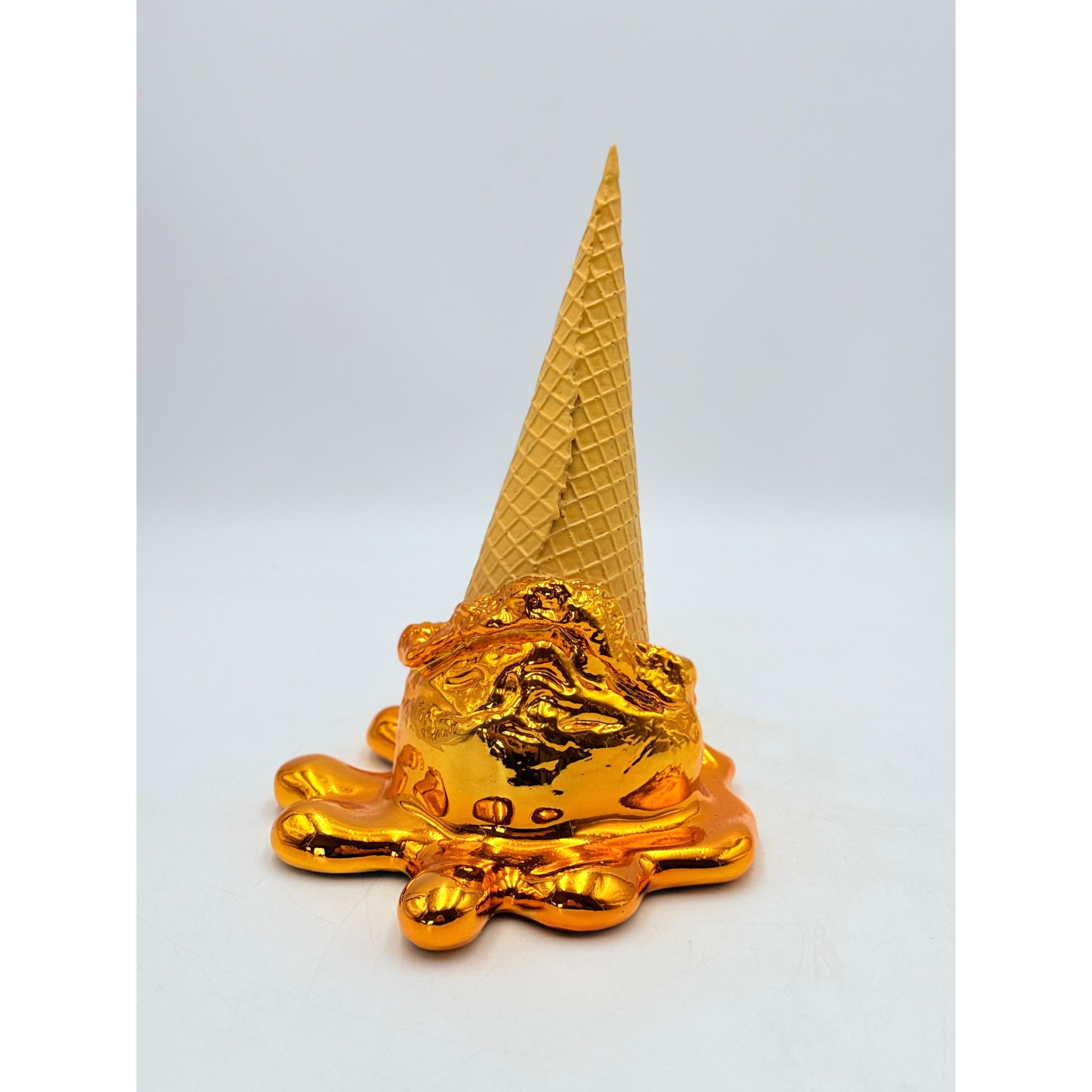 Opps! No.1 – Gold Düşen Dondurma Heykeli