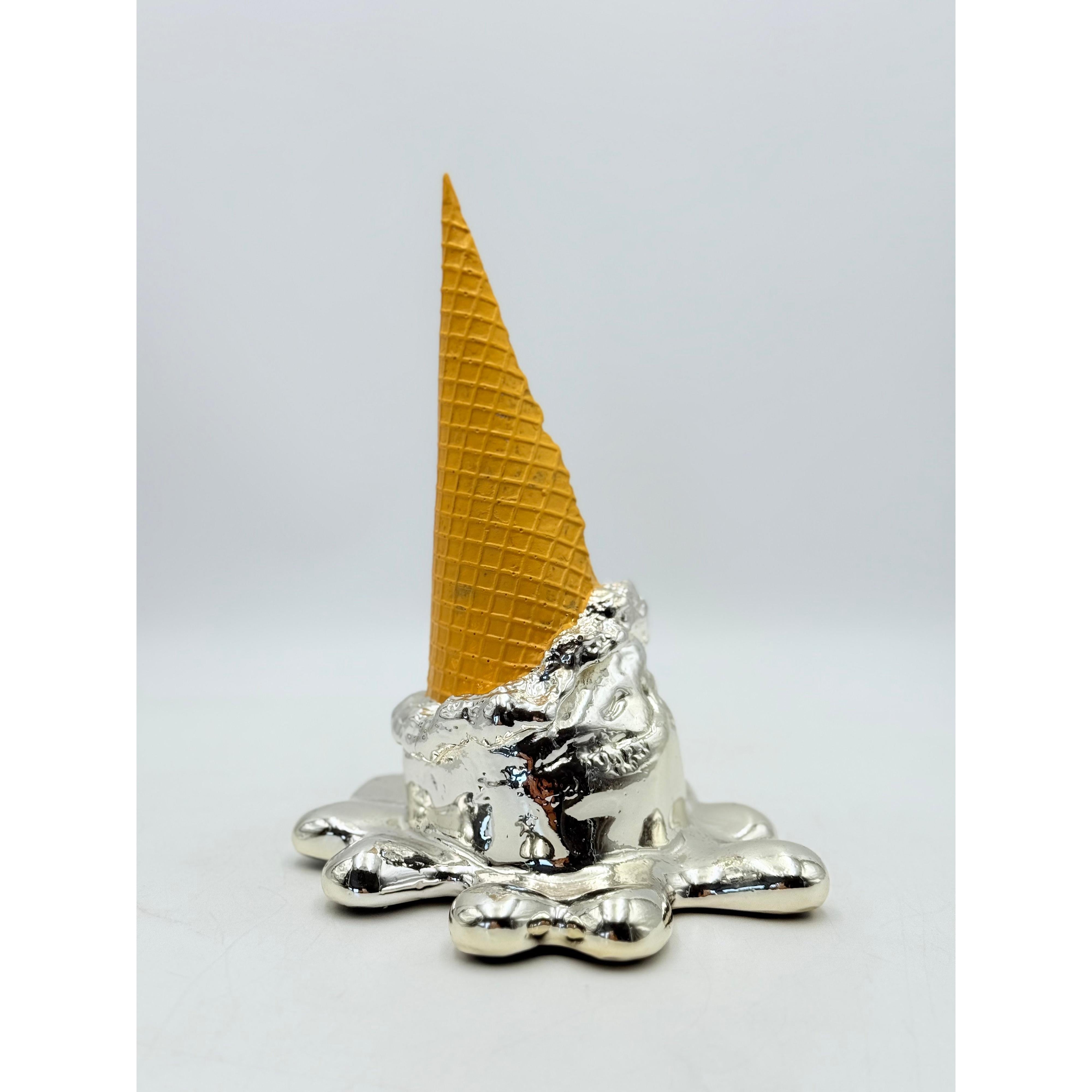 Opps! No.1 – Gümüş Krom Kaplama Dondurma Heykeli