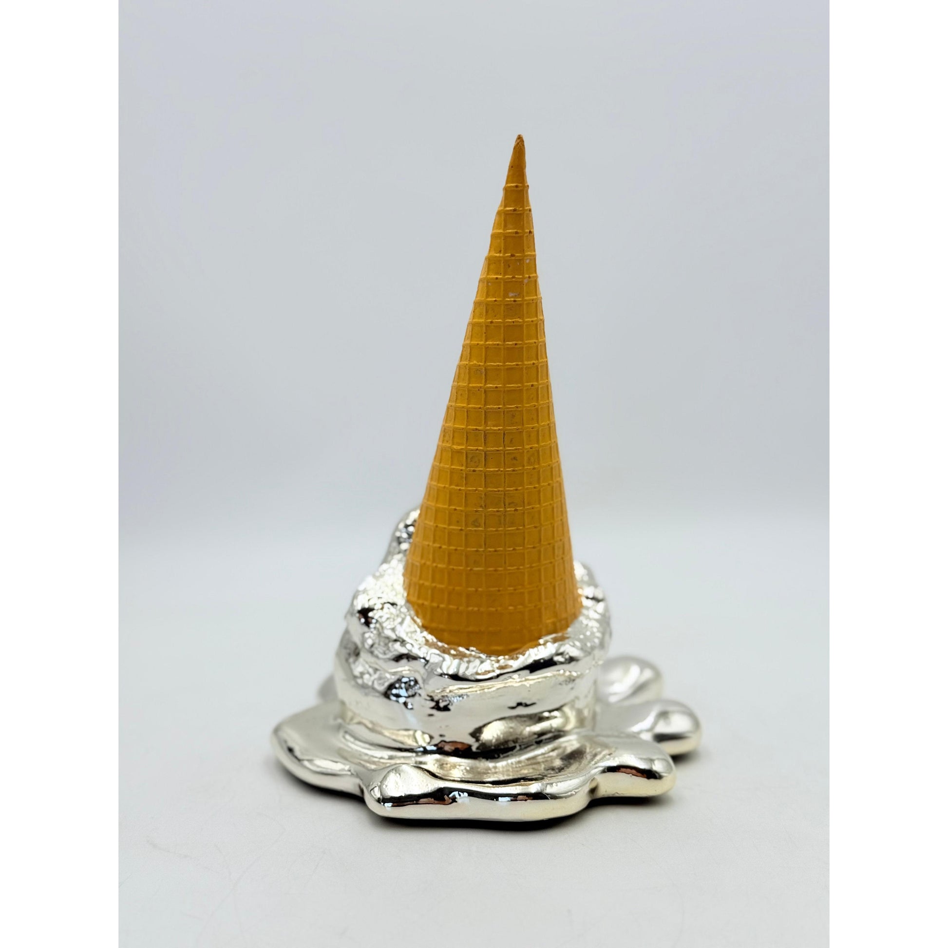 Opps! No.1 – Gümüş Krom Kaplama Dondurma Heykeli