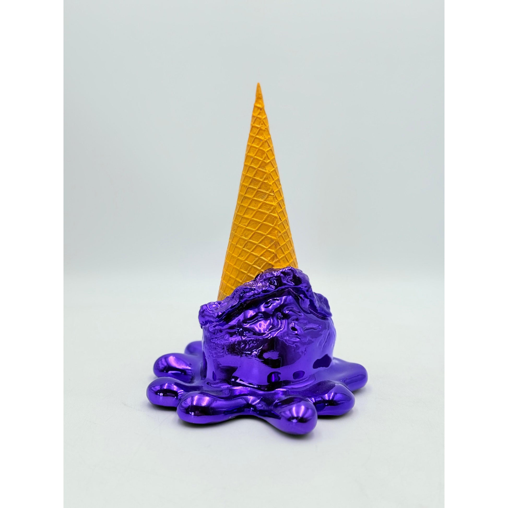 Opps! No.1 – Mor Krom Kaplama Dondurma Heykeli