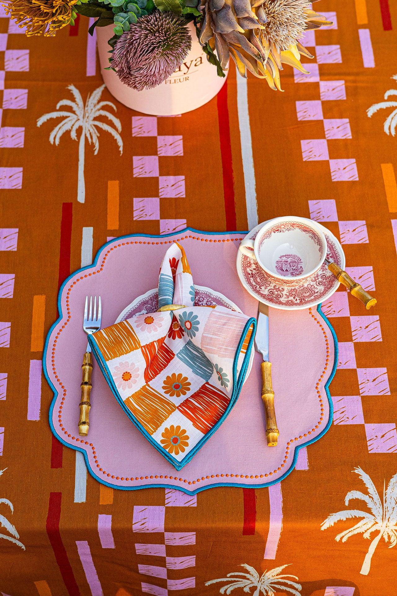 Palms & Sands Masa Örtüsü