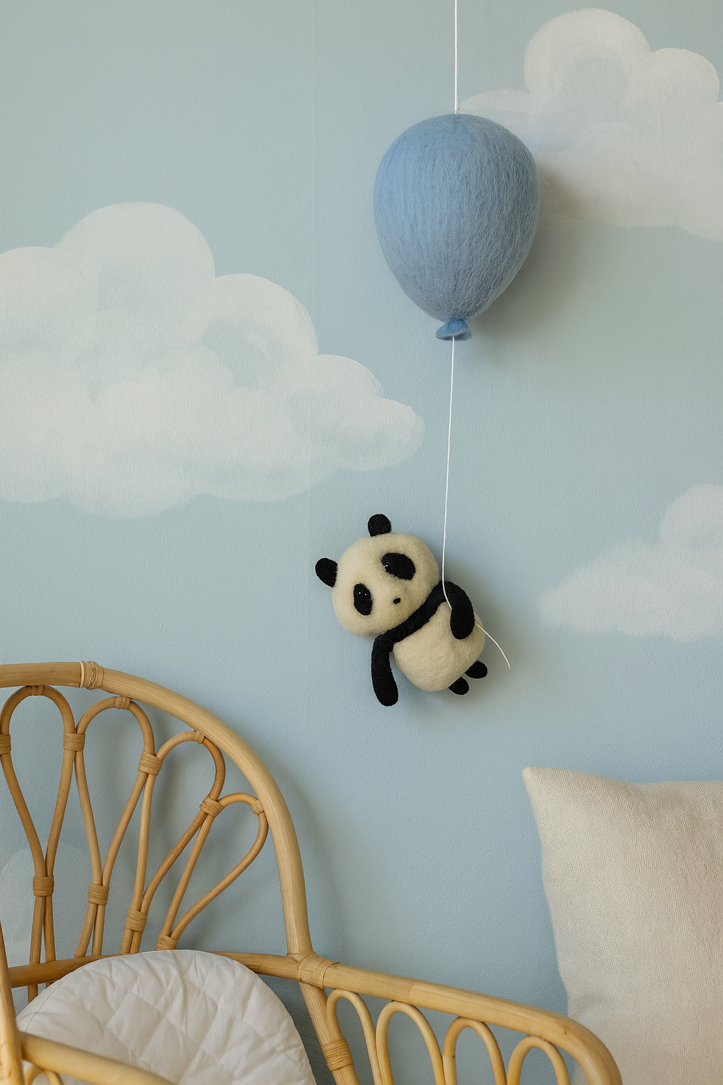 Panda'nın Mavi Balon Düşü Duvar Süsü