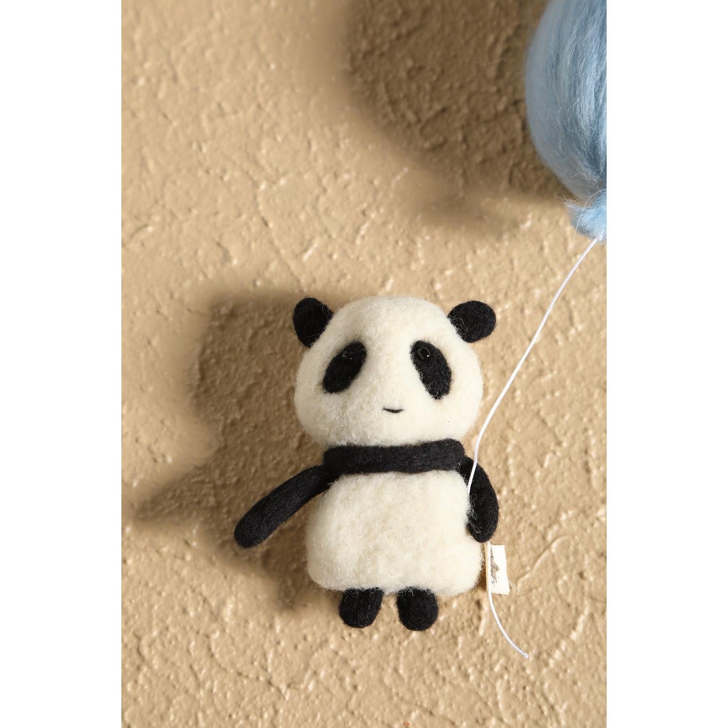 Panda'nın Mavi Balon Düşü Duvar Süsü