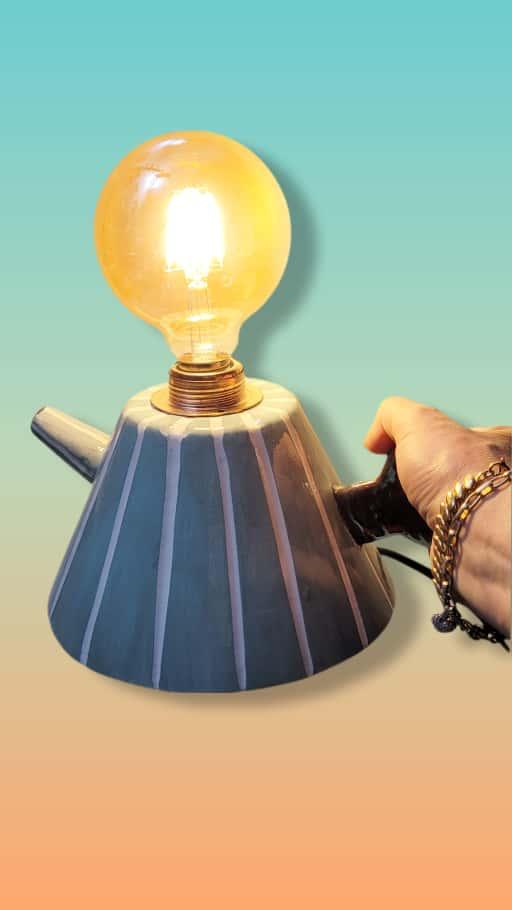 Pastel Yeşil Çizgili Çaydanlık Formlu Aydınlatma Abajur