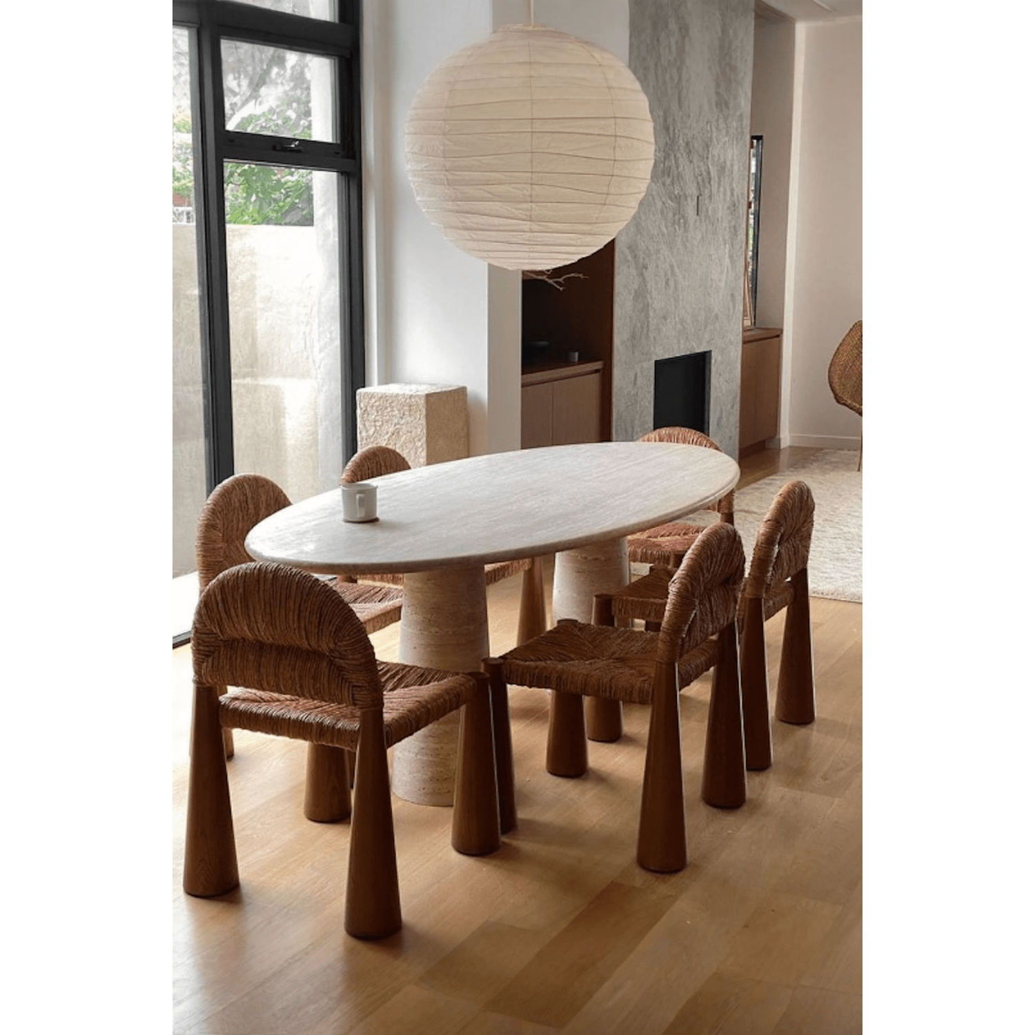 Paul-Yuvarlak Huni Ayak Yemek Masası