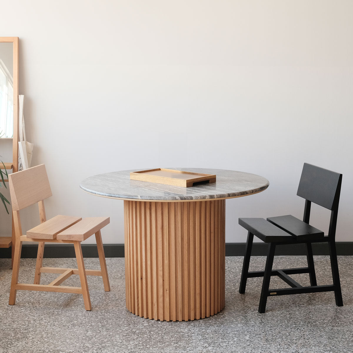 Pi Meşe Sırtlıklı Döşemeli Sandalye Kahverengi