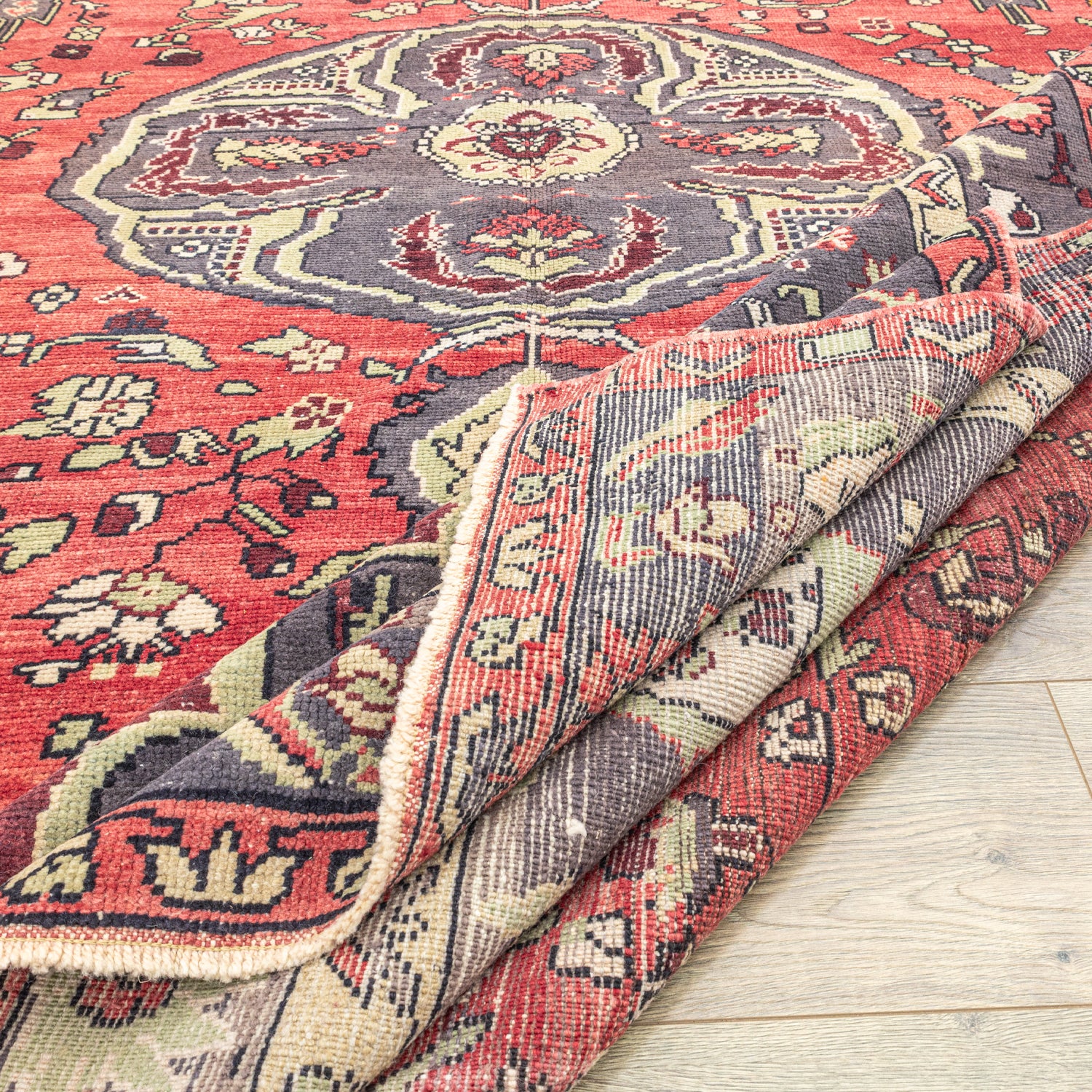 Piravi Çiçek Desenli El Dokuma Halı 217X334 Cm