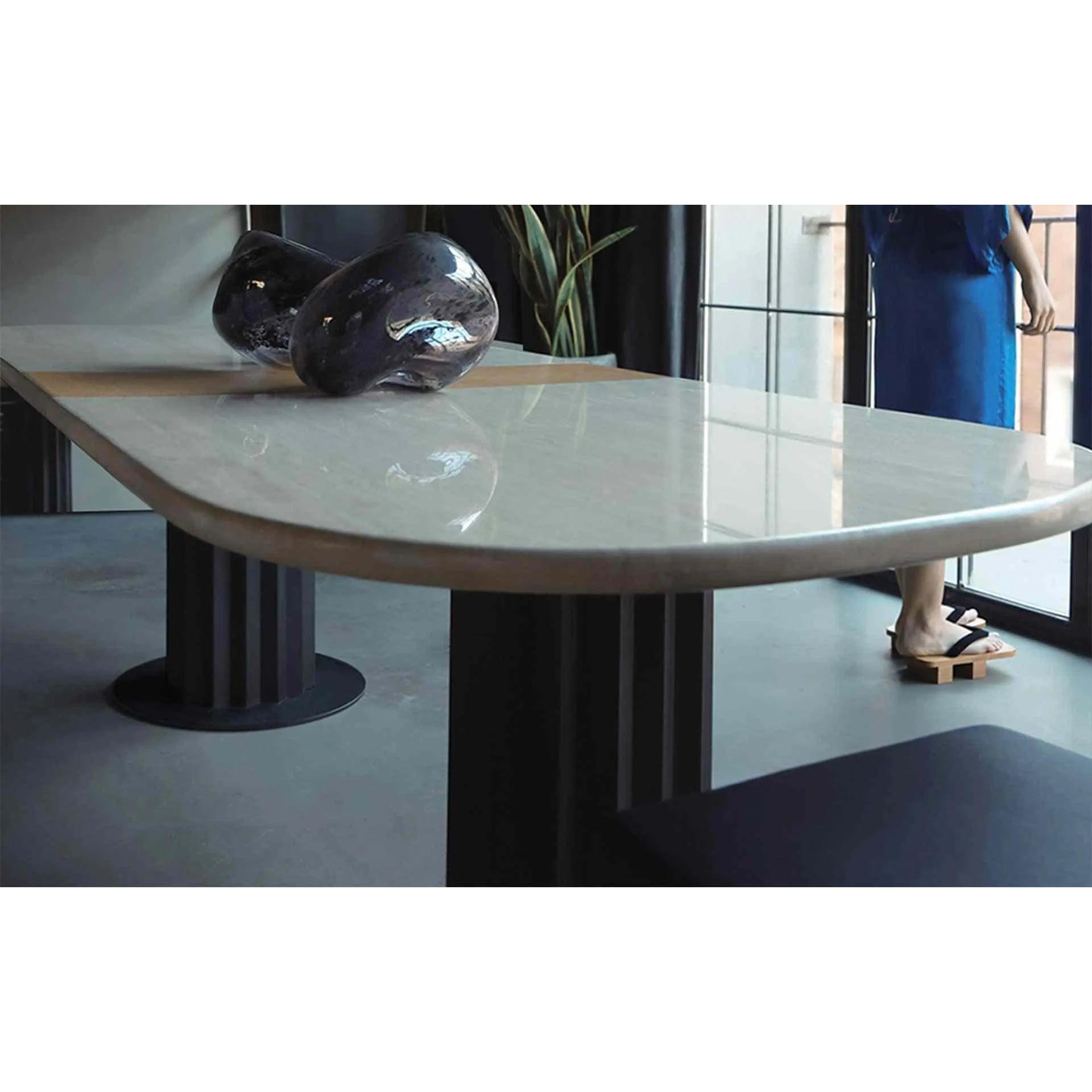 Recalled Masa Bej Traverten Ahşap Detaylı