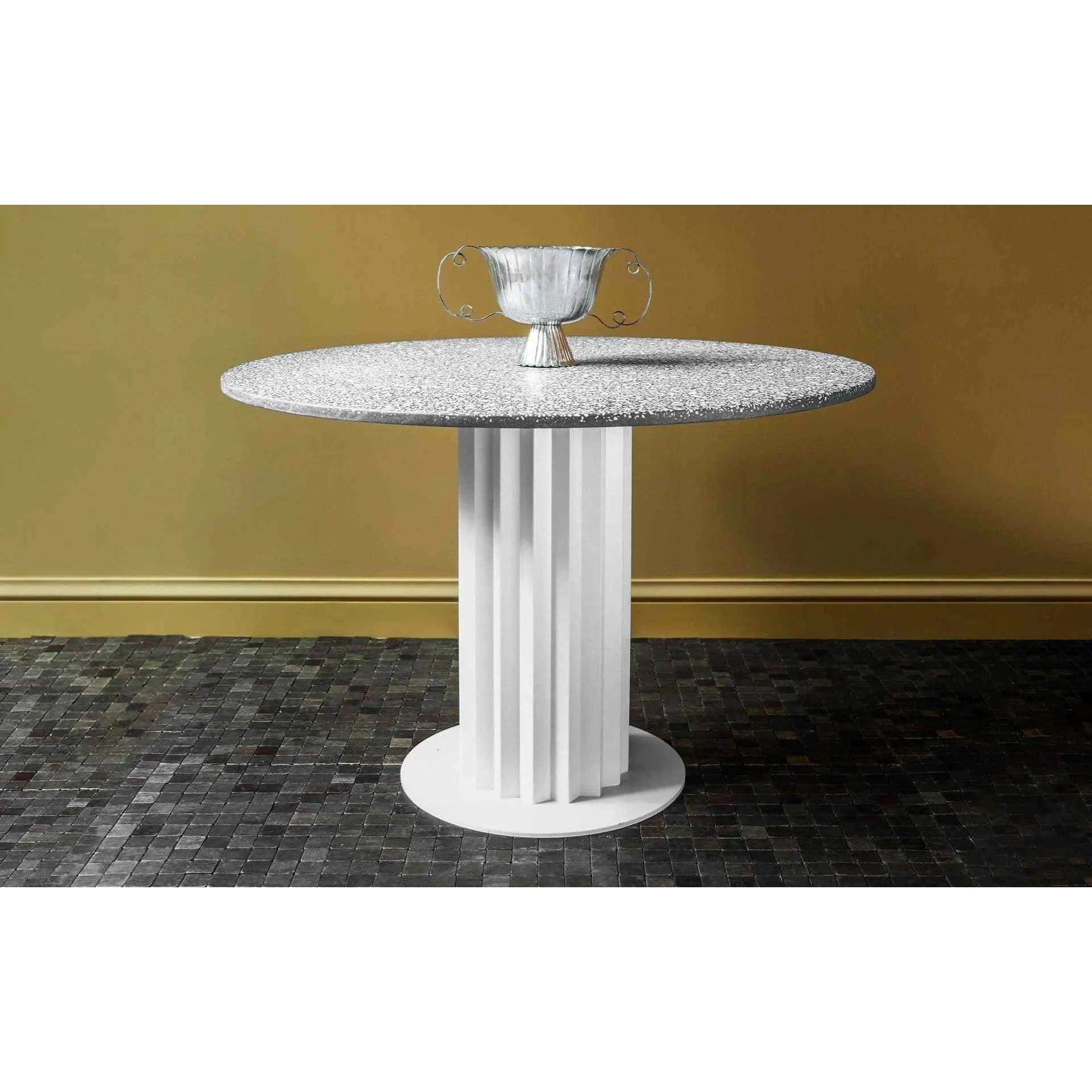 Recalled Yuvarlak Masa Beyaz Metal Terrazzo