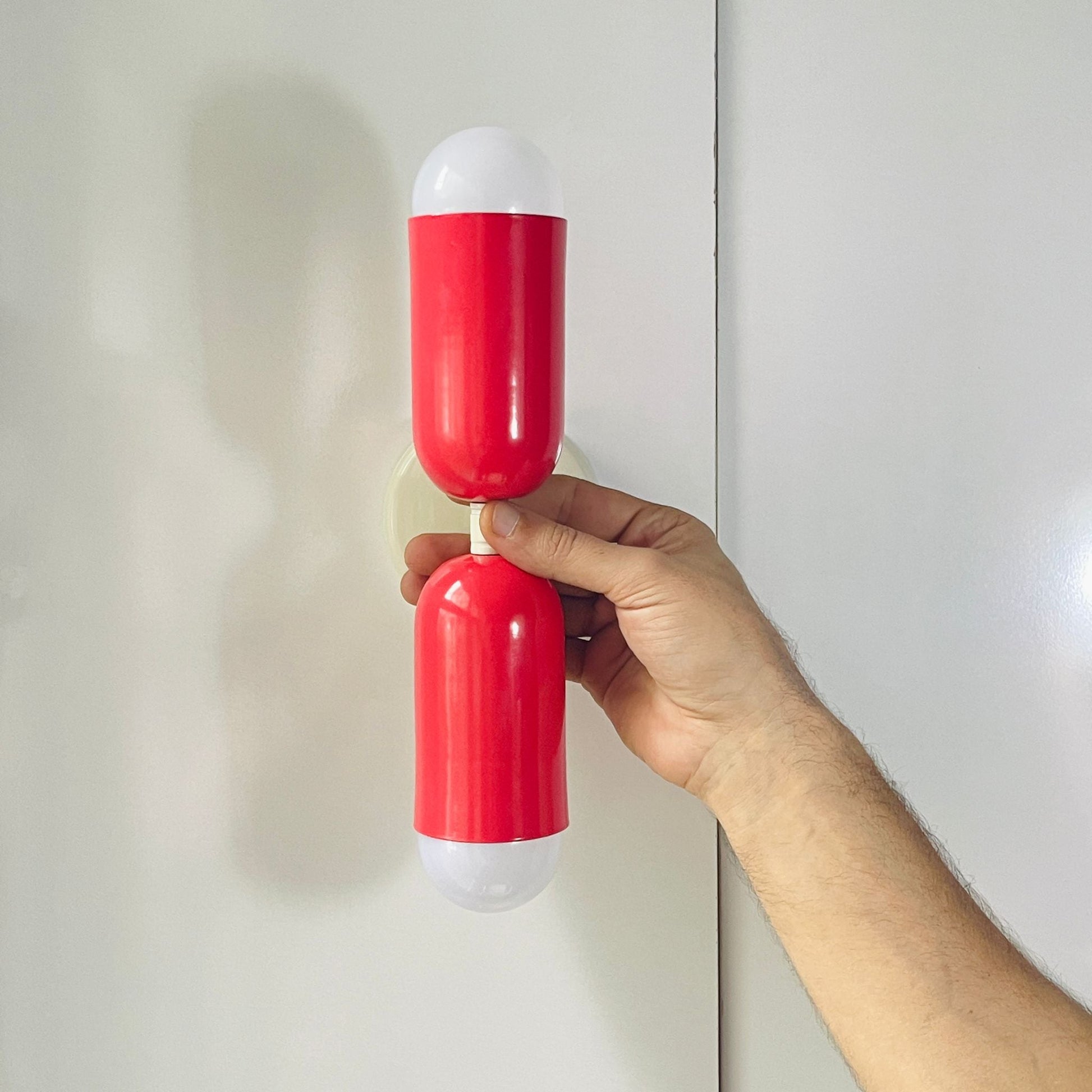 Renkli Capsule Duvar Aydınlatmaları