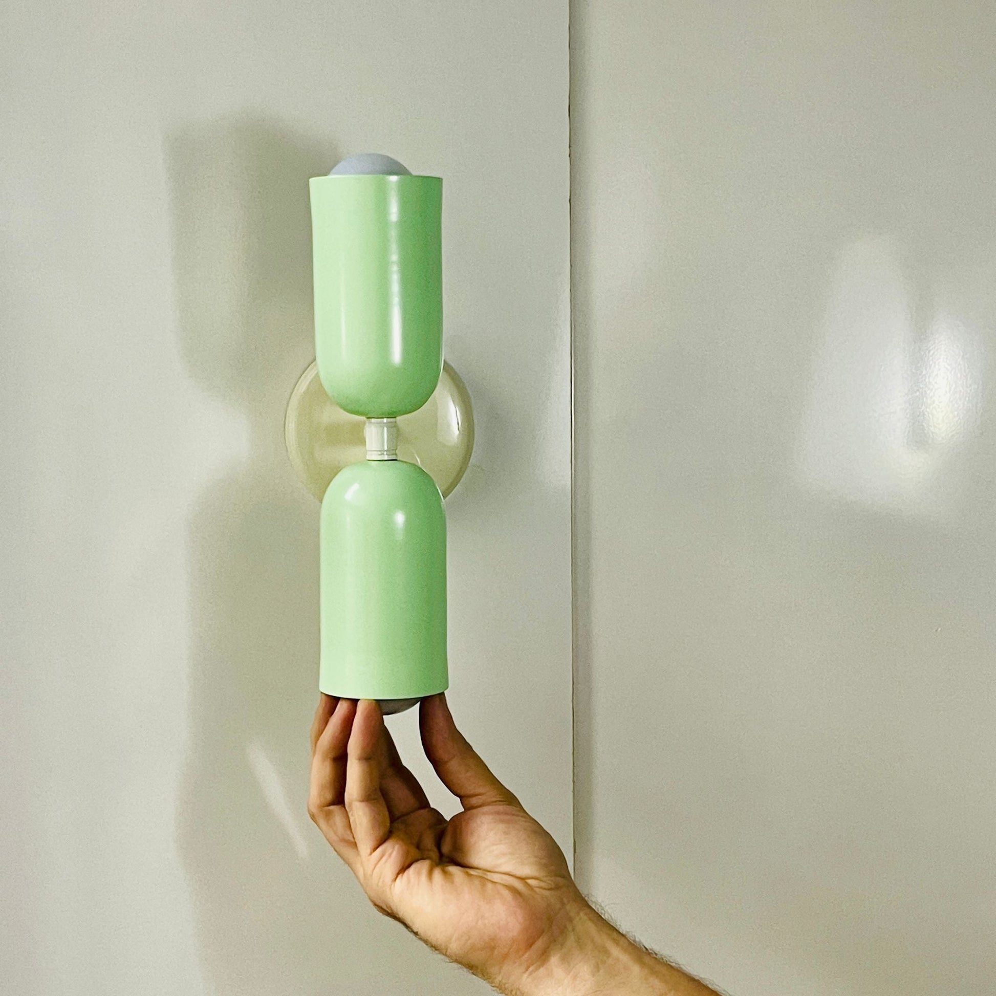 Renkli Capsule Duvar Aydınlatmaları