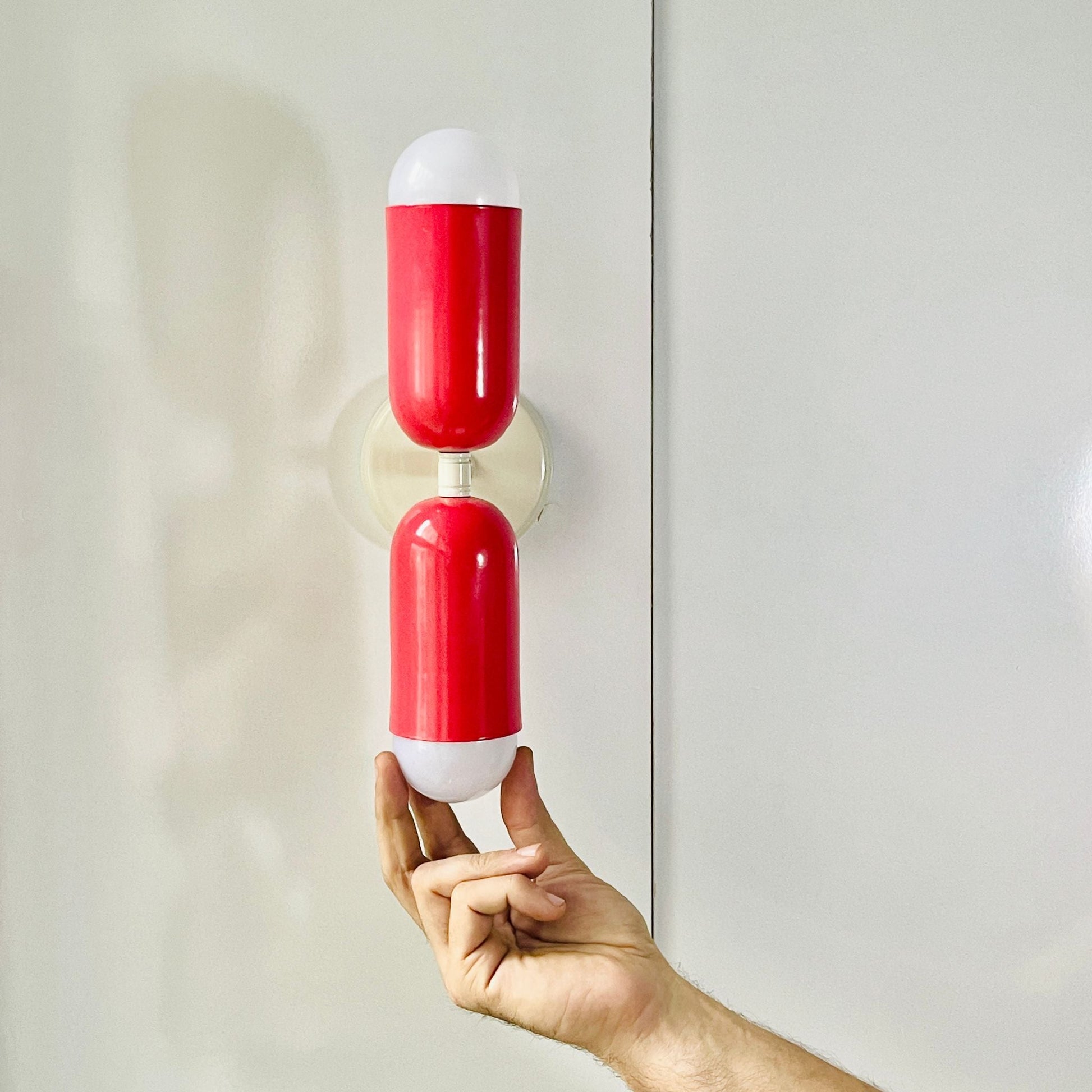 Renkli Capsule Duvar Aydınlatmaları