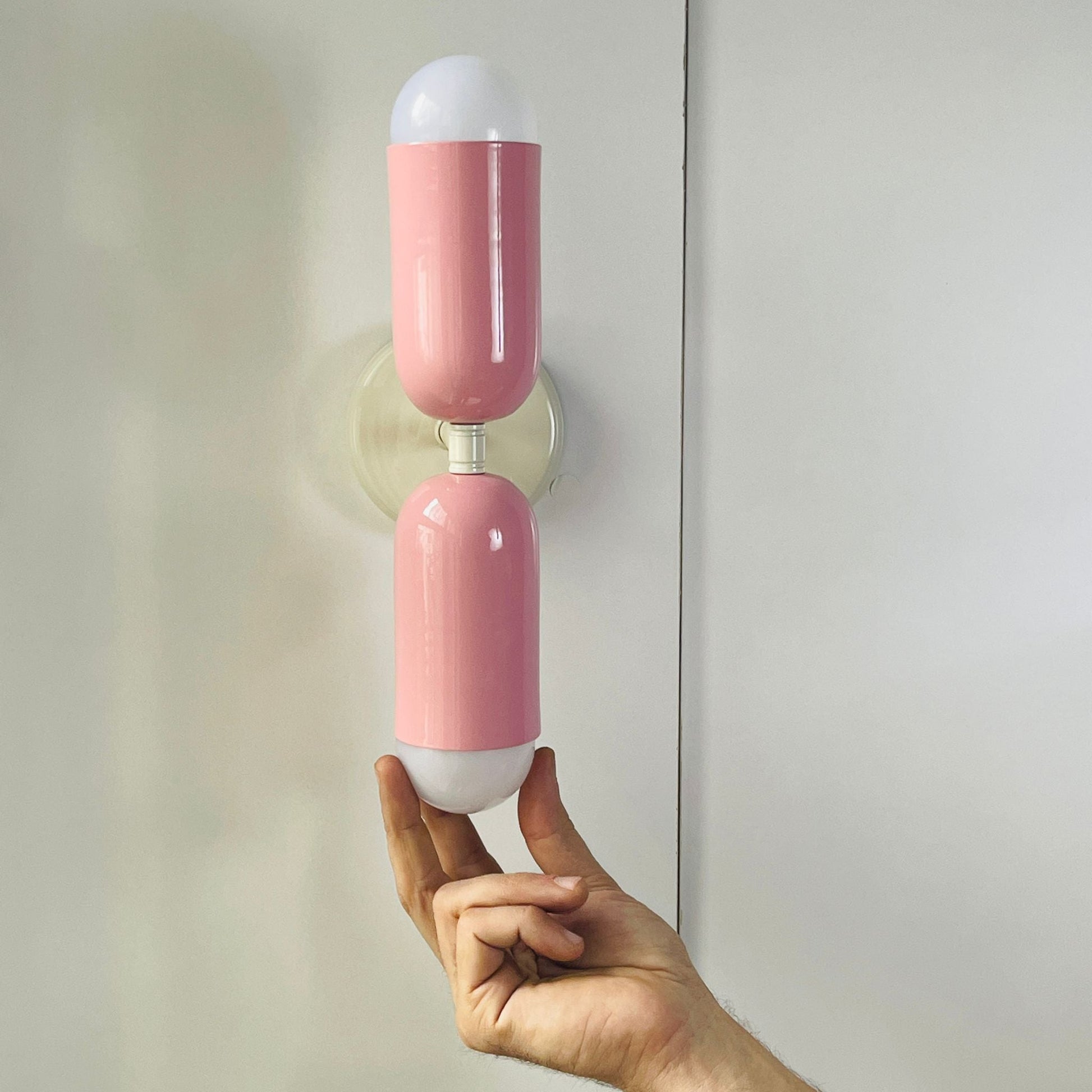 Renkli Capsule Duvar Aydınlatmaları