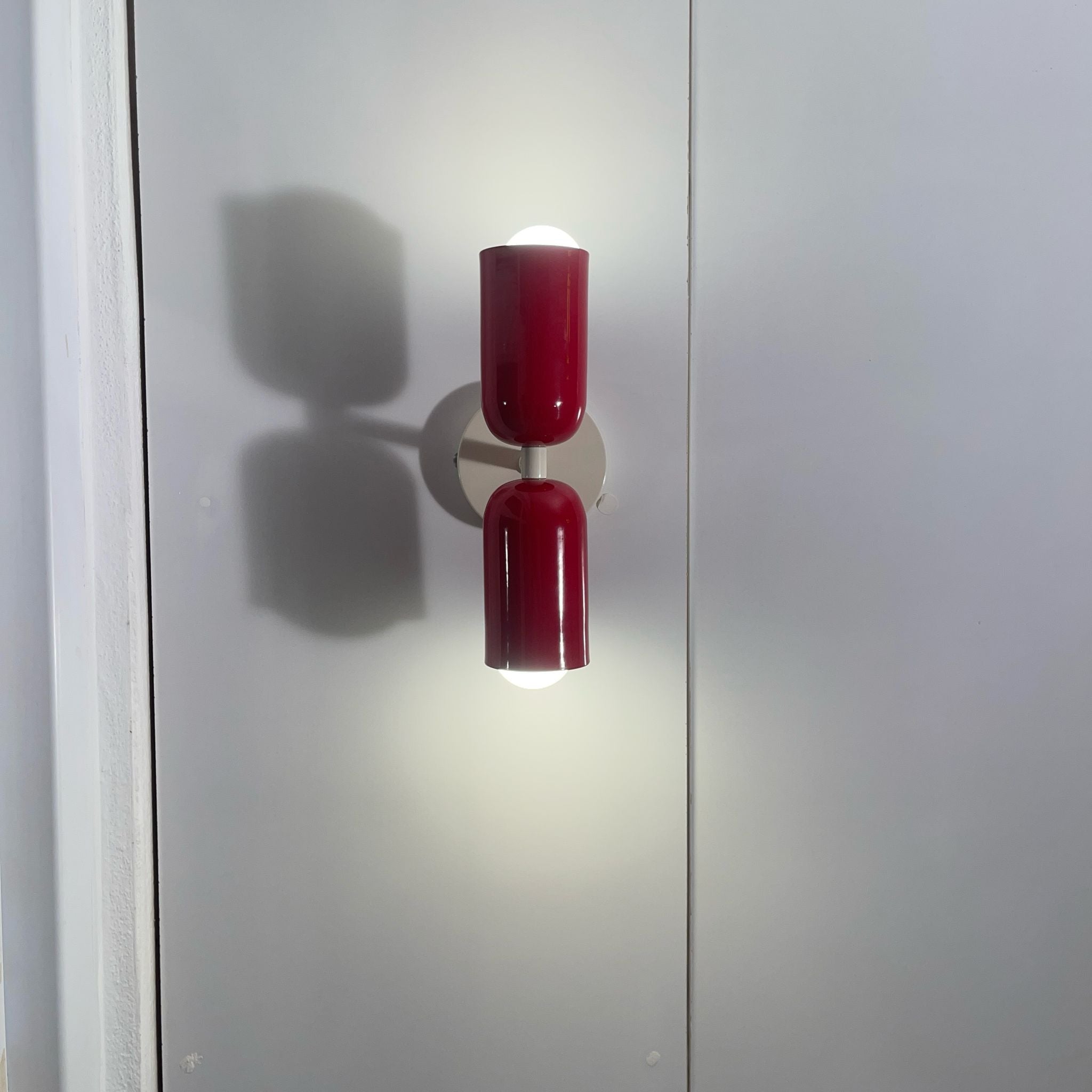 Renkli Capsule Duvar Aydınlatmaları