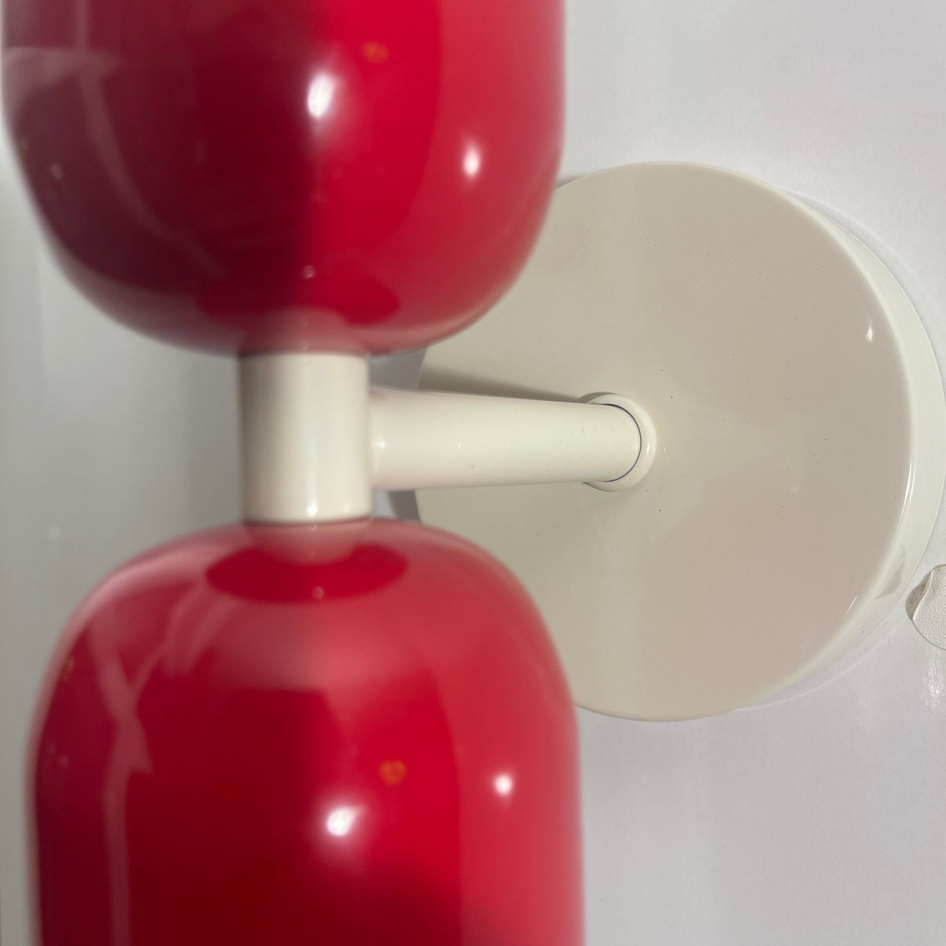 Renkli Capsule Duvar Aydınlatmaları