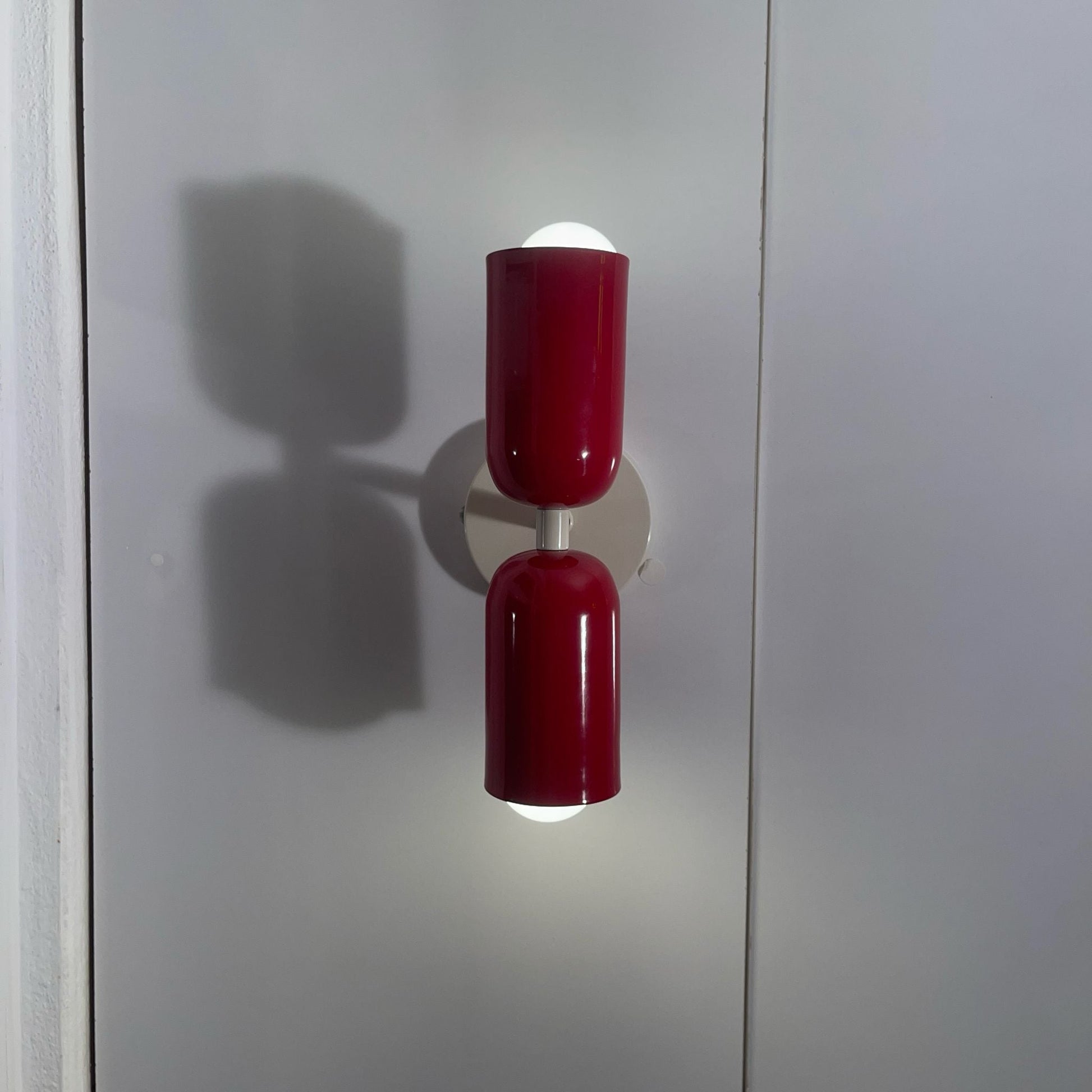 Renkli Capsule Duvar Aydınlatmaları