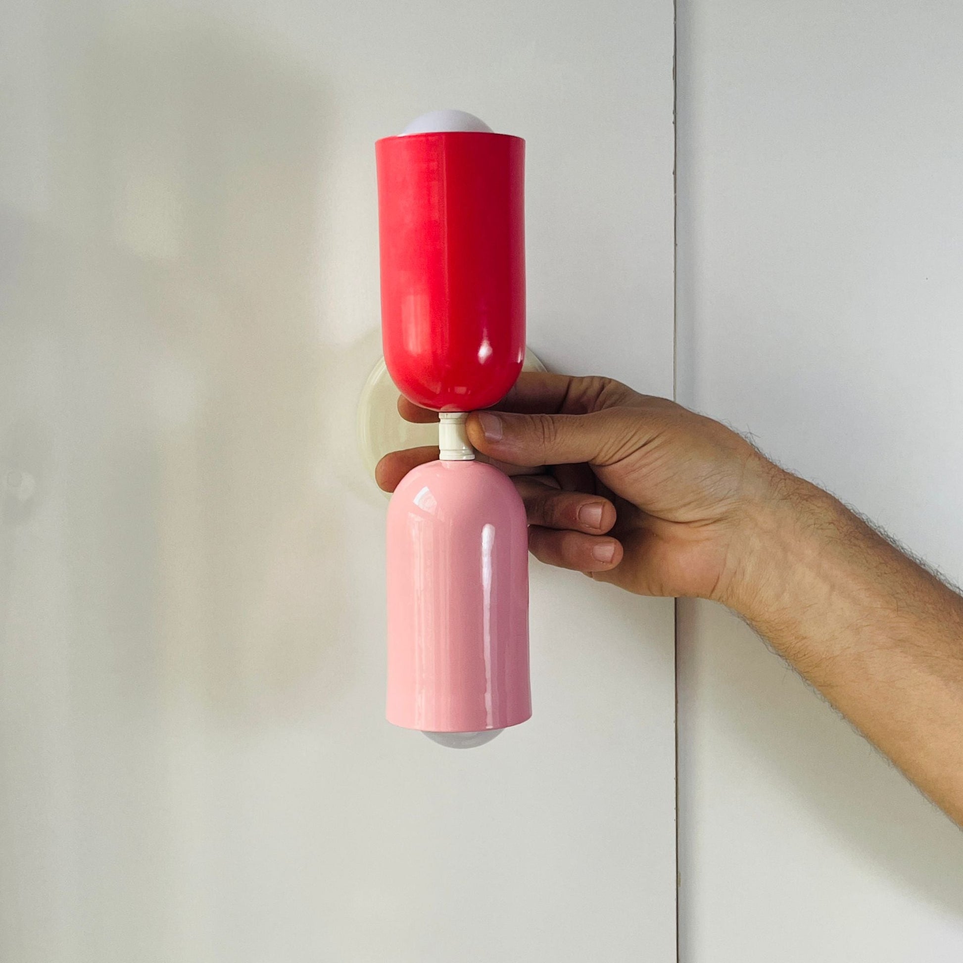 Renkli Capsule Duvar Aydınlatmaları