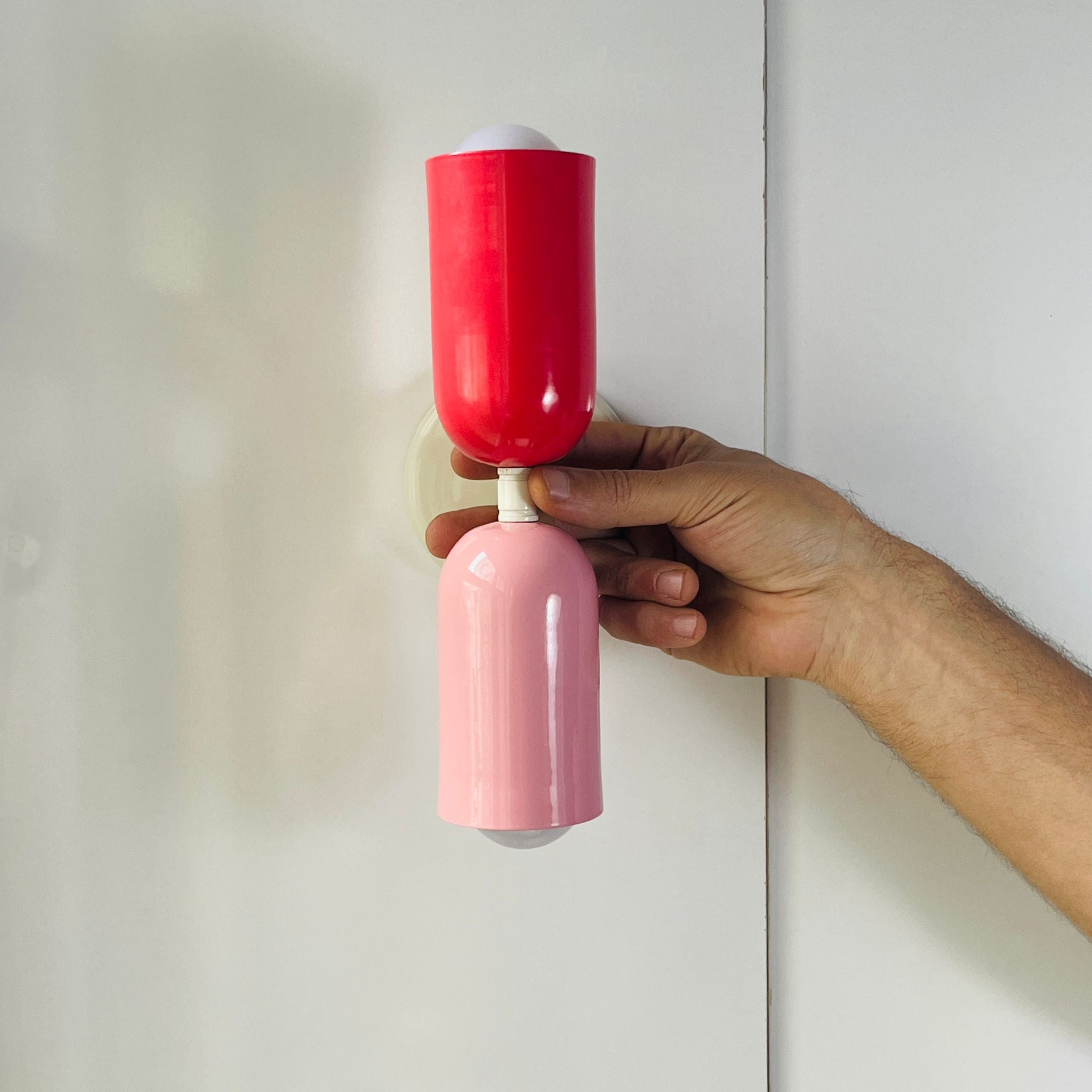 Renkli Capsule Duvar Aydınlatmaları